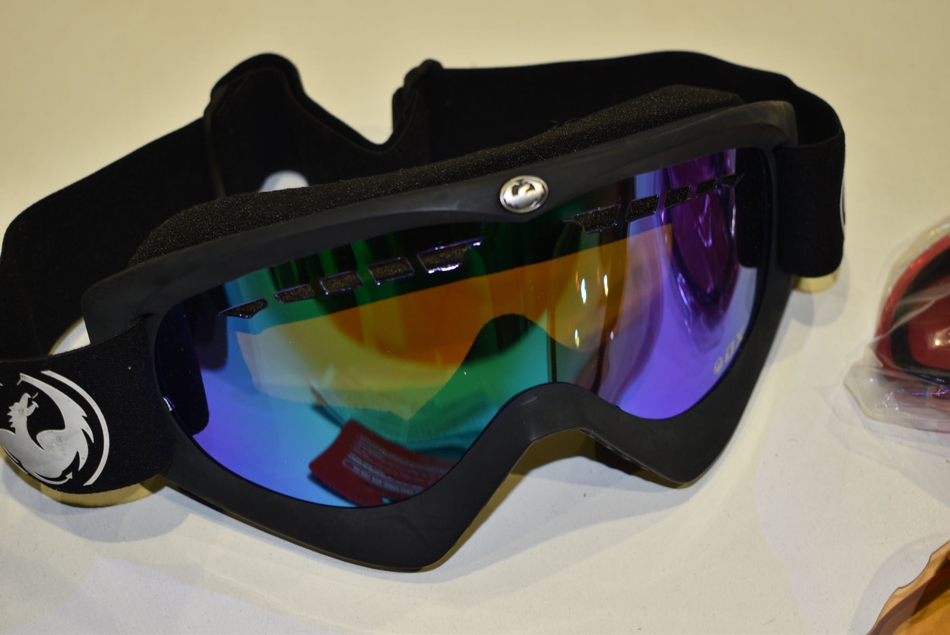 1 x Pair of Oakely Snow Goggles With Interchangeable Lenses and Carry Case - CL431 - Ref CB142 - - Image 5 of 8