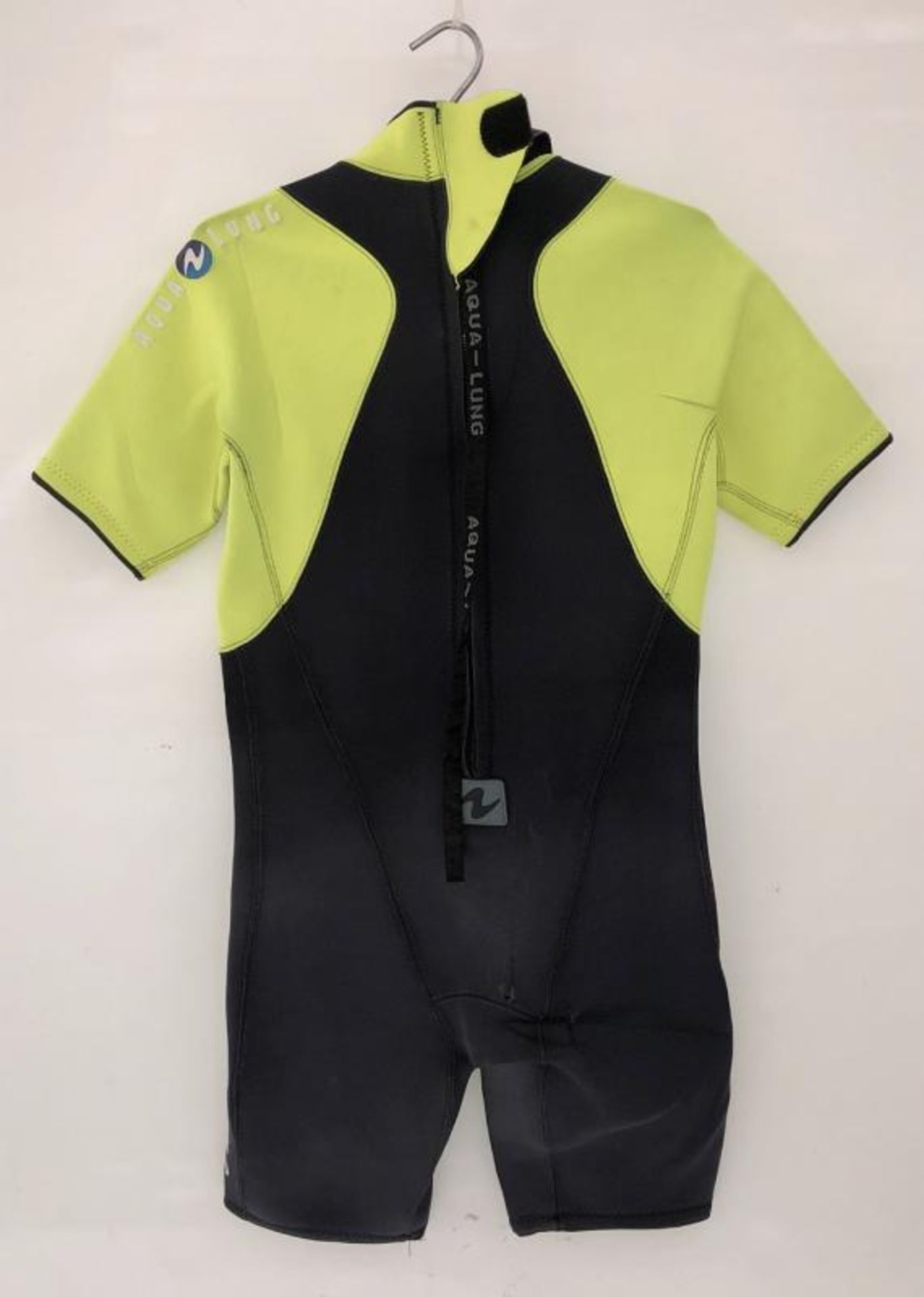 3 x Junior Wetsuit's - Ref: NS349, NS351, NS347 - CL349 - Location: Altrincham WA14 - Used In Good C - Image 5 of 10