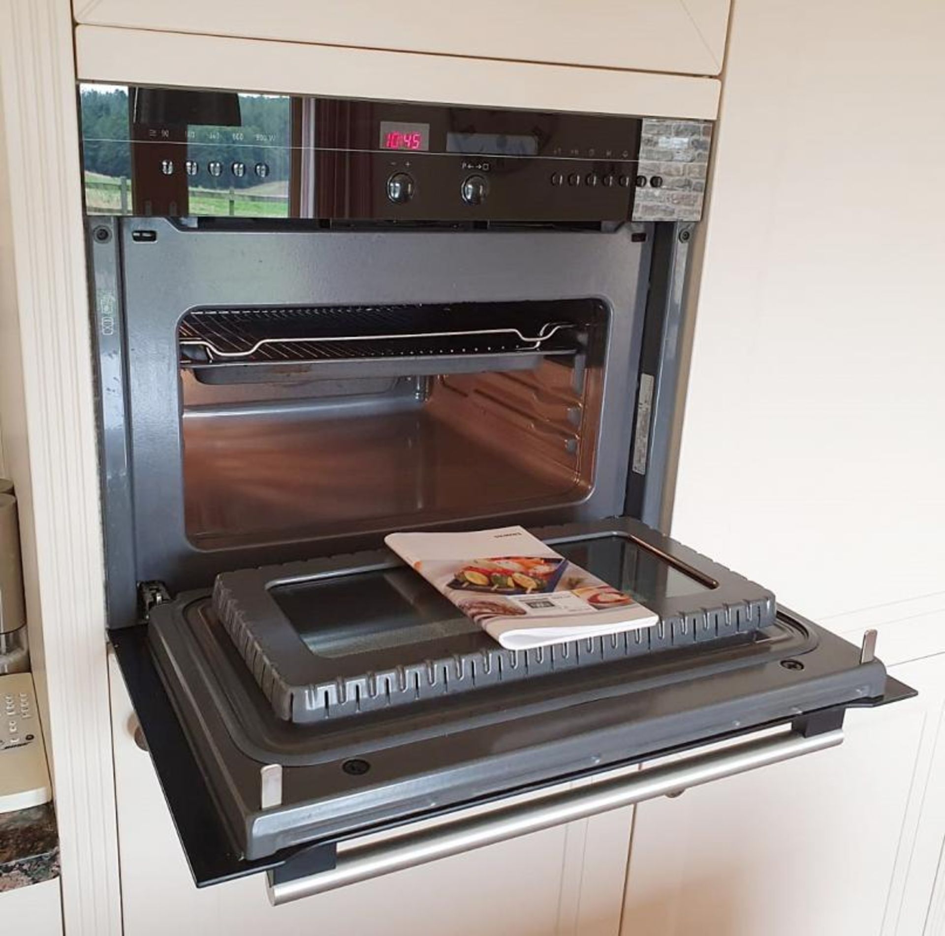 1 x Beautiful Bespoke Shaker-Style Kitchen In Cream With Central Island, Siemens Appliances And Gran - Image 4 of 30