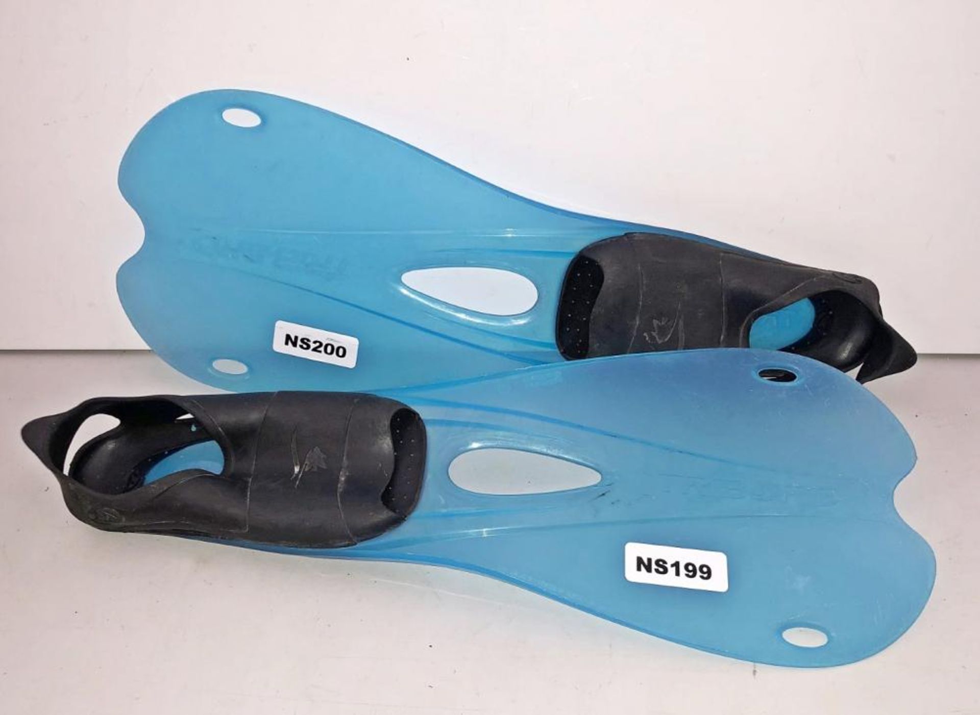 3 x Pairs Of Junior Diving Fins - CL349 - Location: Altrincham WA14 - Image 5 of 10