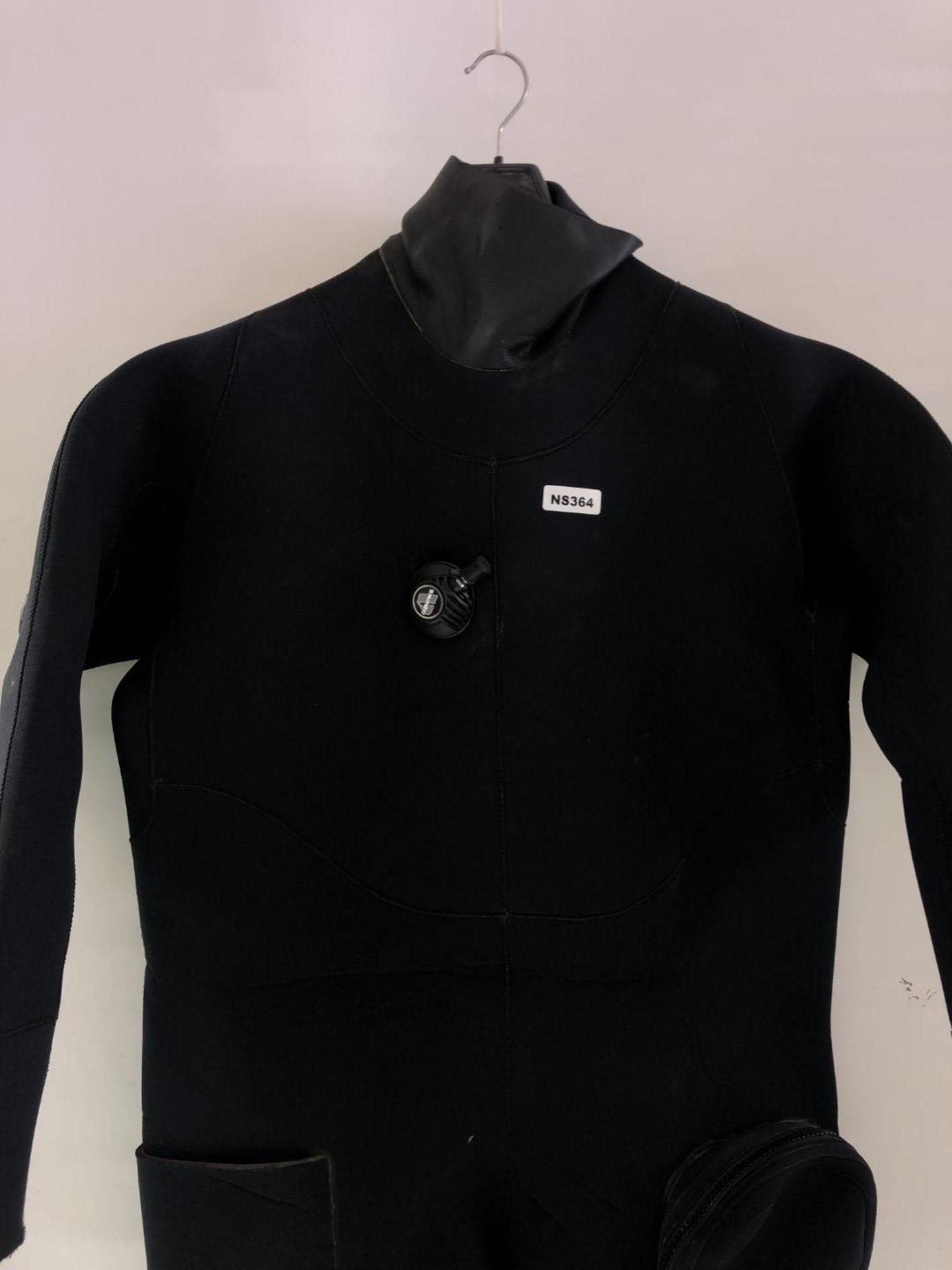 1 x Used Black Wet Suit - Size XL - Ref: NS364 - CL349 - Altrincham WA14 - Image 7 of 9