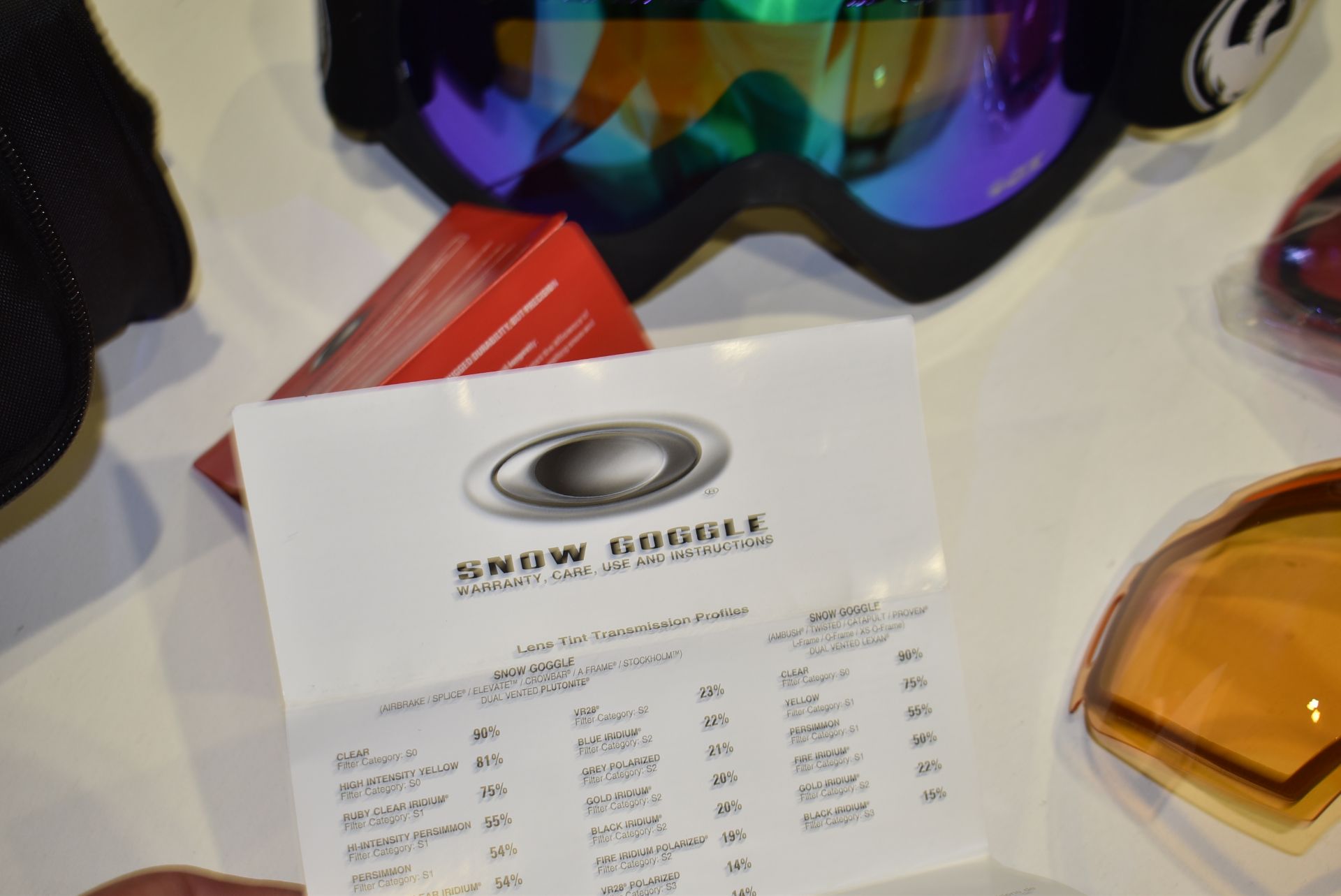 1 x Pair of Oakely Snow Goggles With Interchangeable Lenses and Carry Case - CL431 - Ref CB142 - - Image 4 of 8
