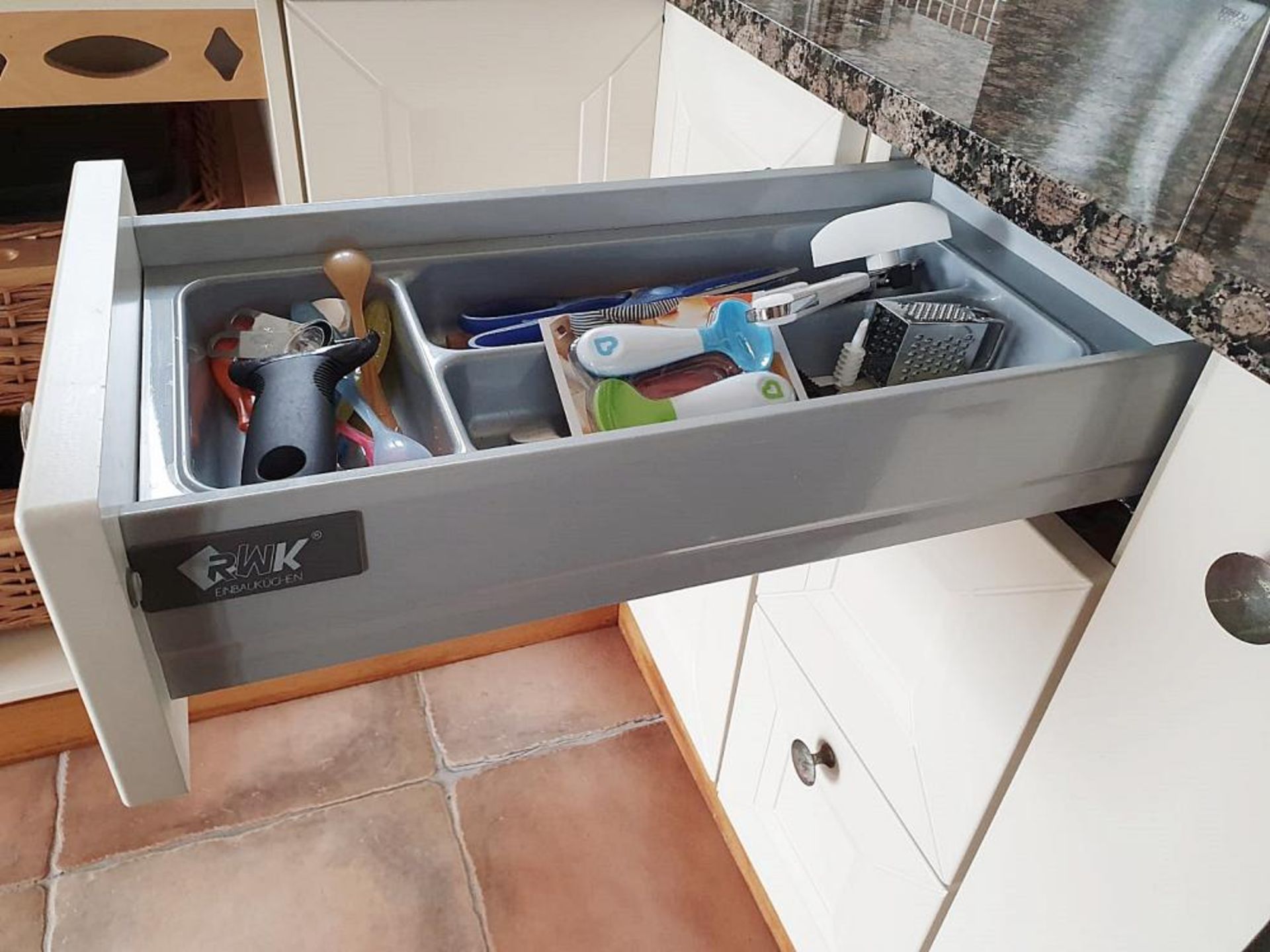 1 x Beautiful Bespoke Shaker-Style Kitchen In Cream With Central Island, Siemens Appliances And Gran - Image 12 of 30