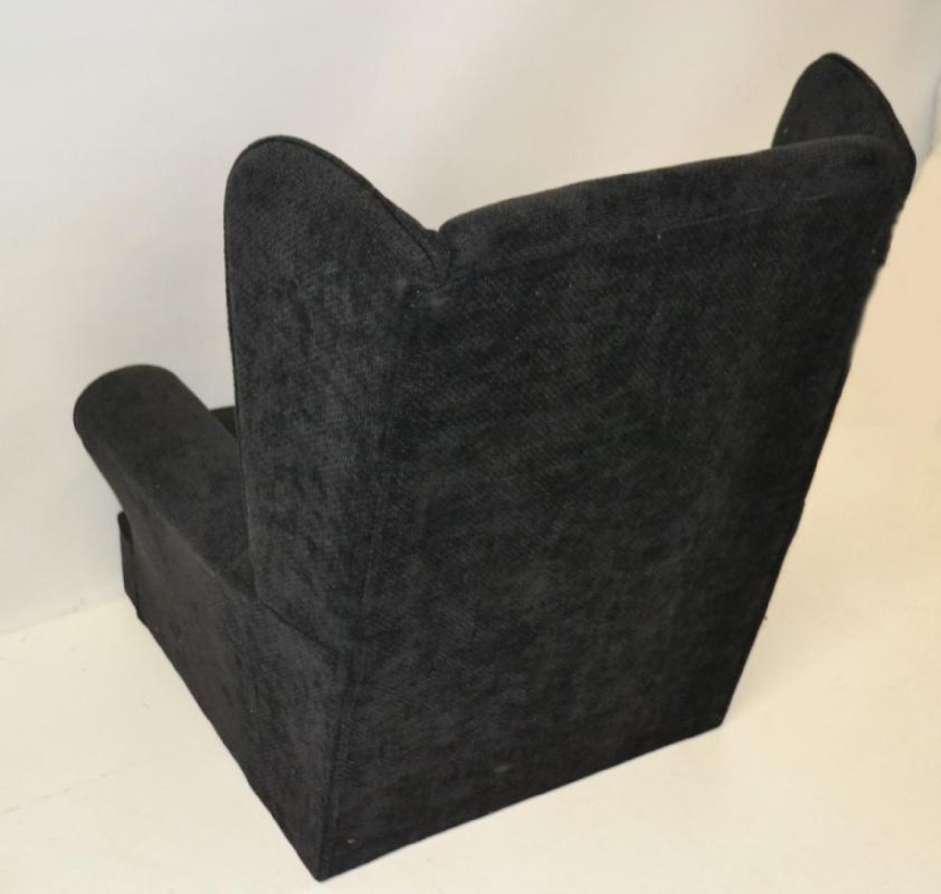 1 x Lounge Chair Finished In A Charcoal Fabric With 4 Walnut Legs - Ref: BLT373 - CL380 - NO VAT - - Image 6 of 9