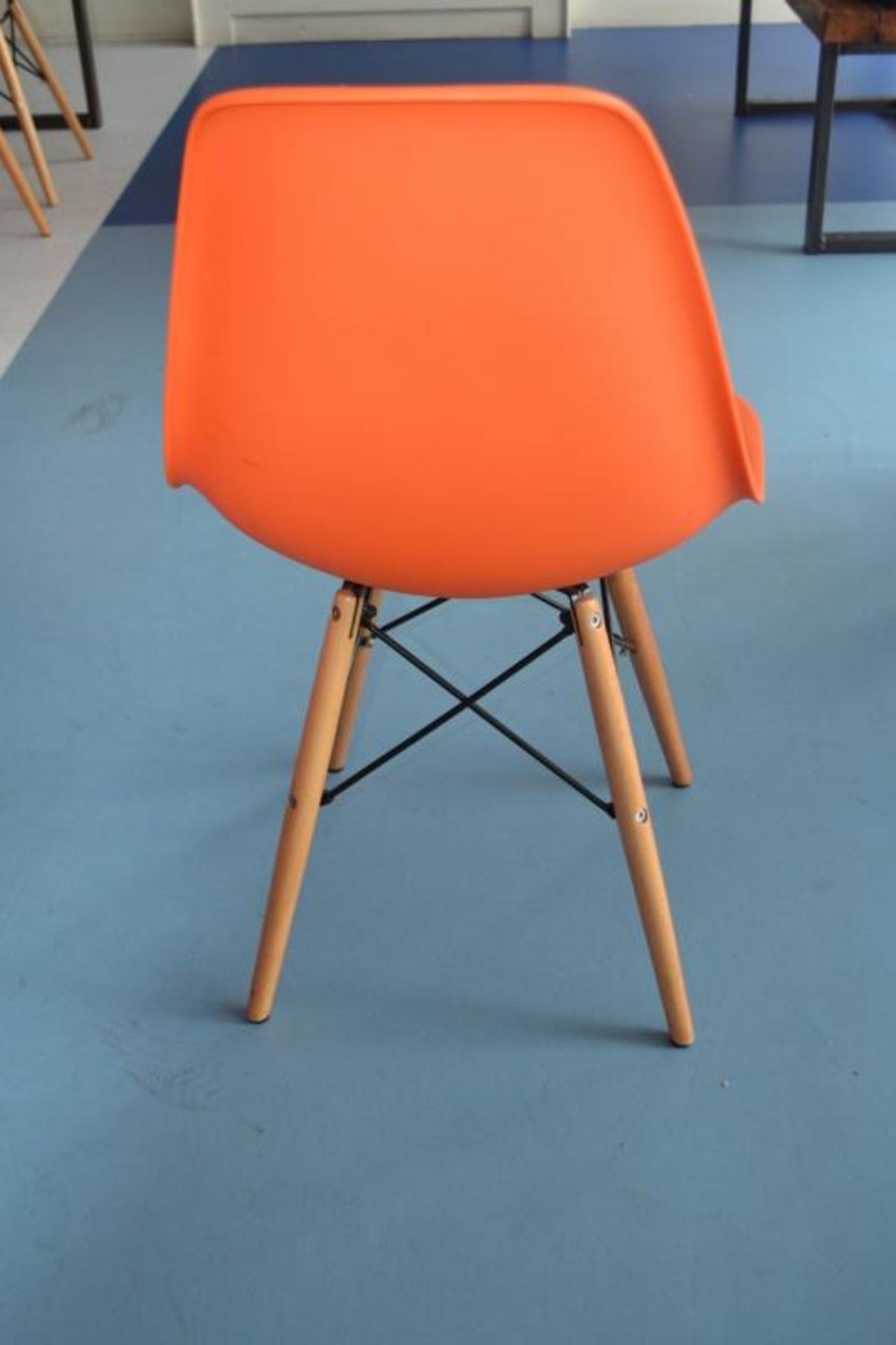 12 x Children's Orange and Red Charles and Ray Eames Style Shell Chairs - CL425 - Location: Altrinch - Image 4 of 8