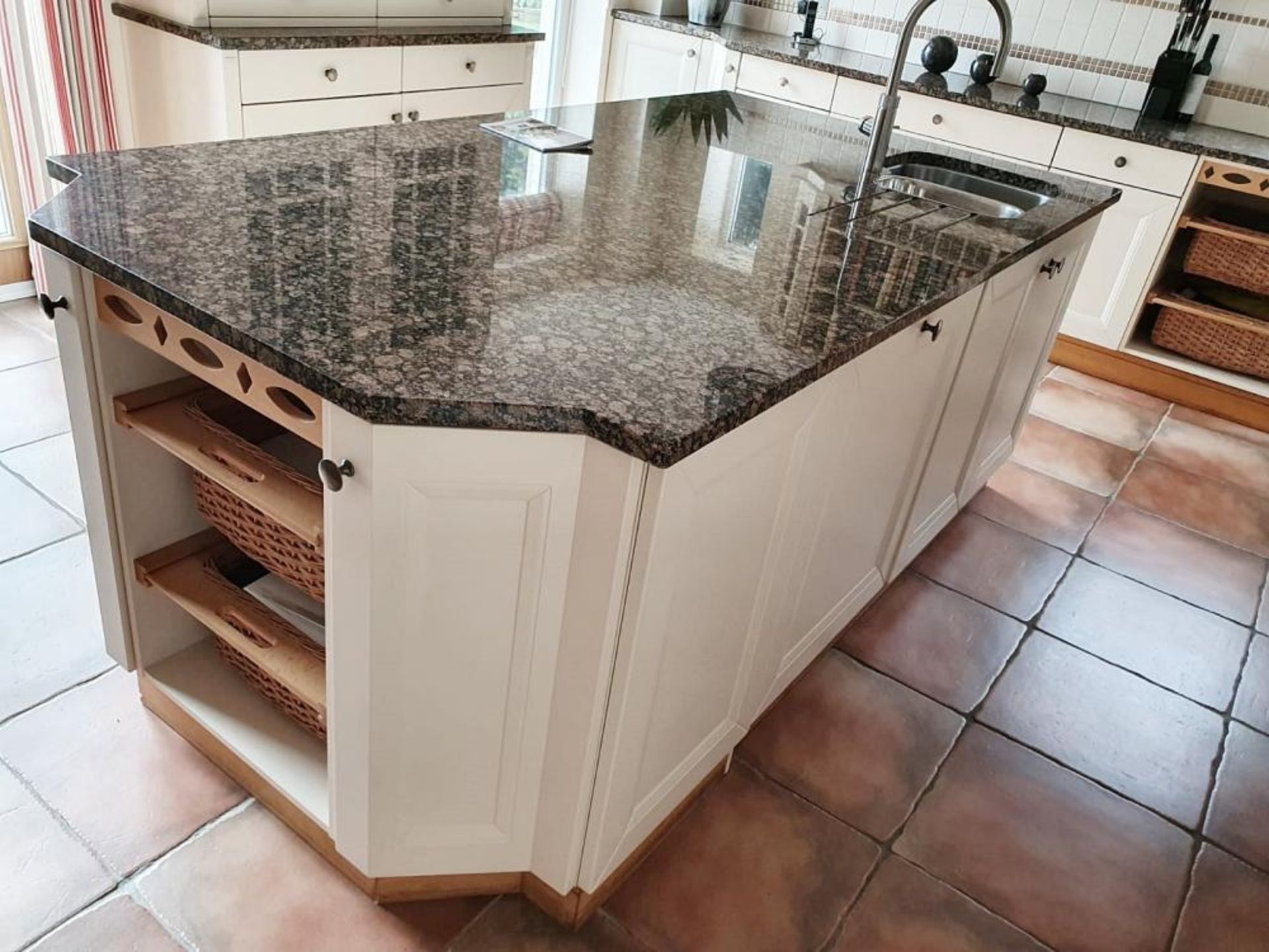 1 x Beautiful Bespoke Shaker-Style Kitchen In Cream With Central Island, Siemens Appliances And Gran - Image 26 of 30