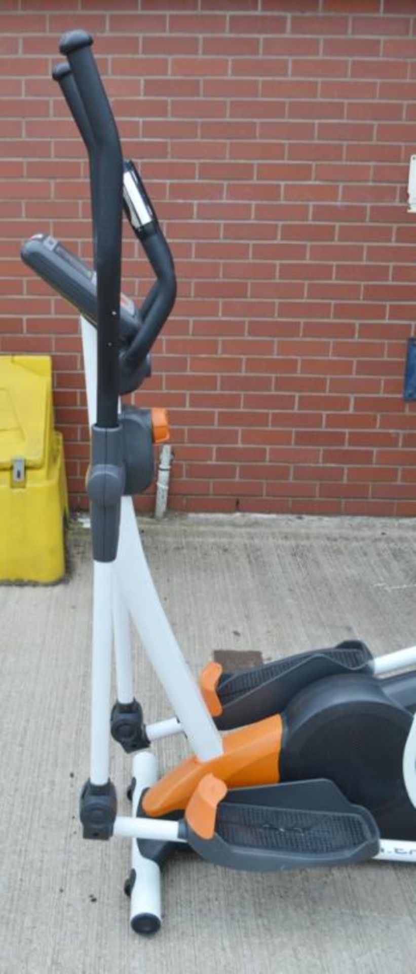 1 x Reebok Cross Trainer - Ref: H578 - CL380 - NO VAT - Location: Altrincham WA14 - Used In Good Co - Image 7 of 17