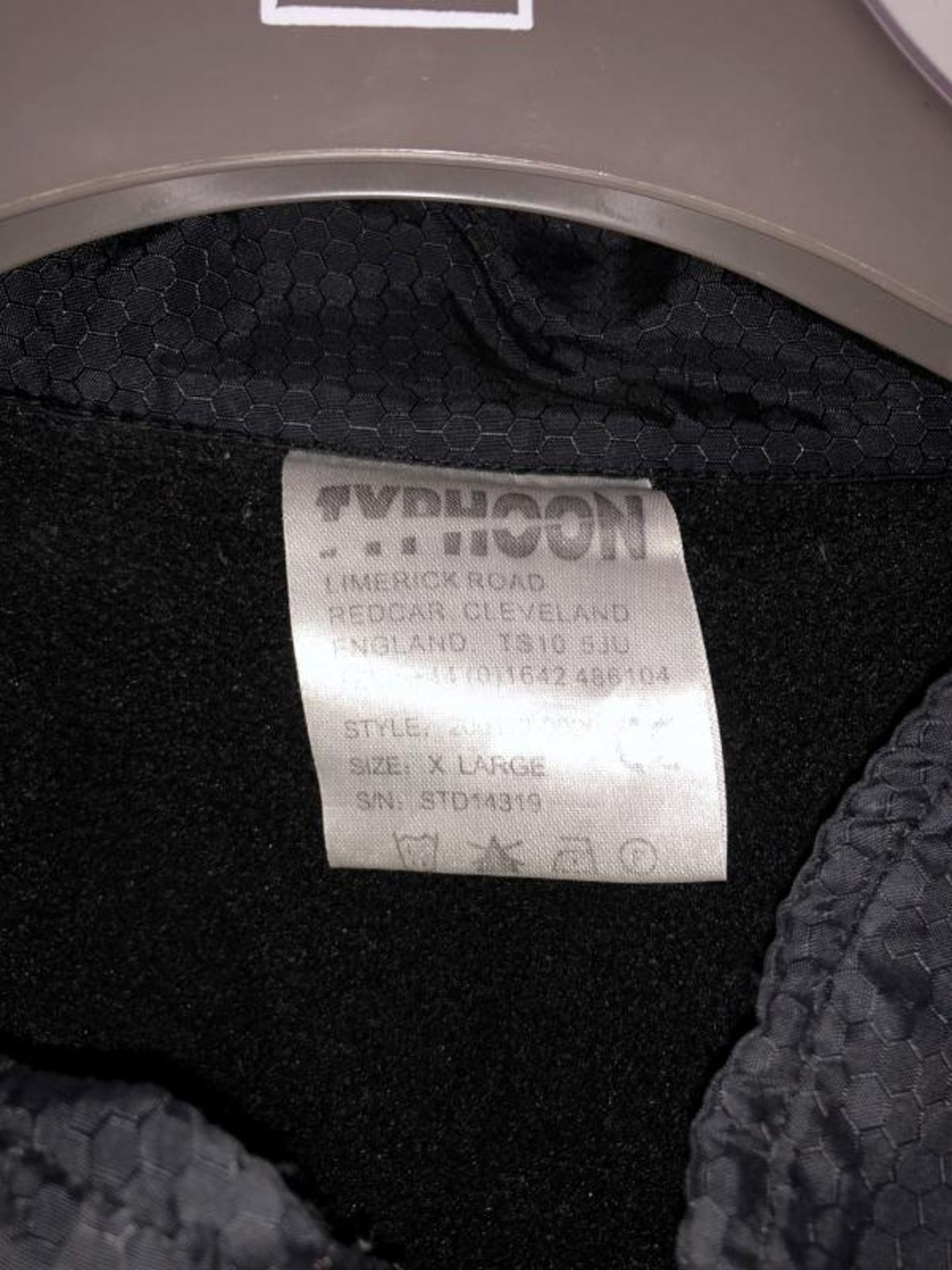 1 x XL Typhoon Wetsuit - Ref: NS342 - CL349 - Location: Altrincham WA14 - Image 4 of 5