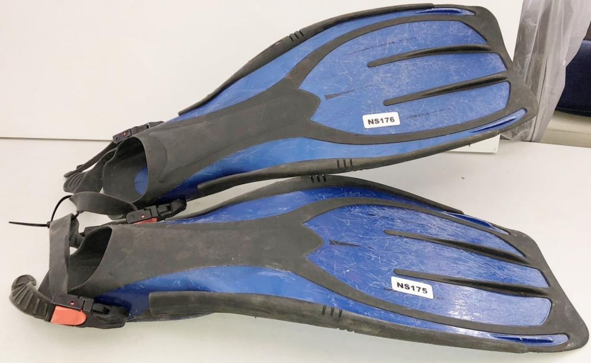 5 x Pairs Of Branded Diving Fins - Ref: NS175, NS176, NS177, NS178, NS179, NS180, NS181, NS182, NS18 - Image 3 of 17