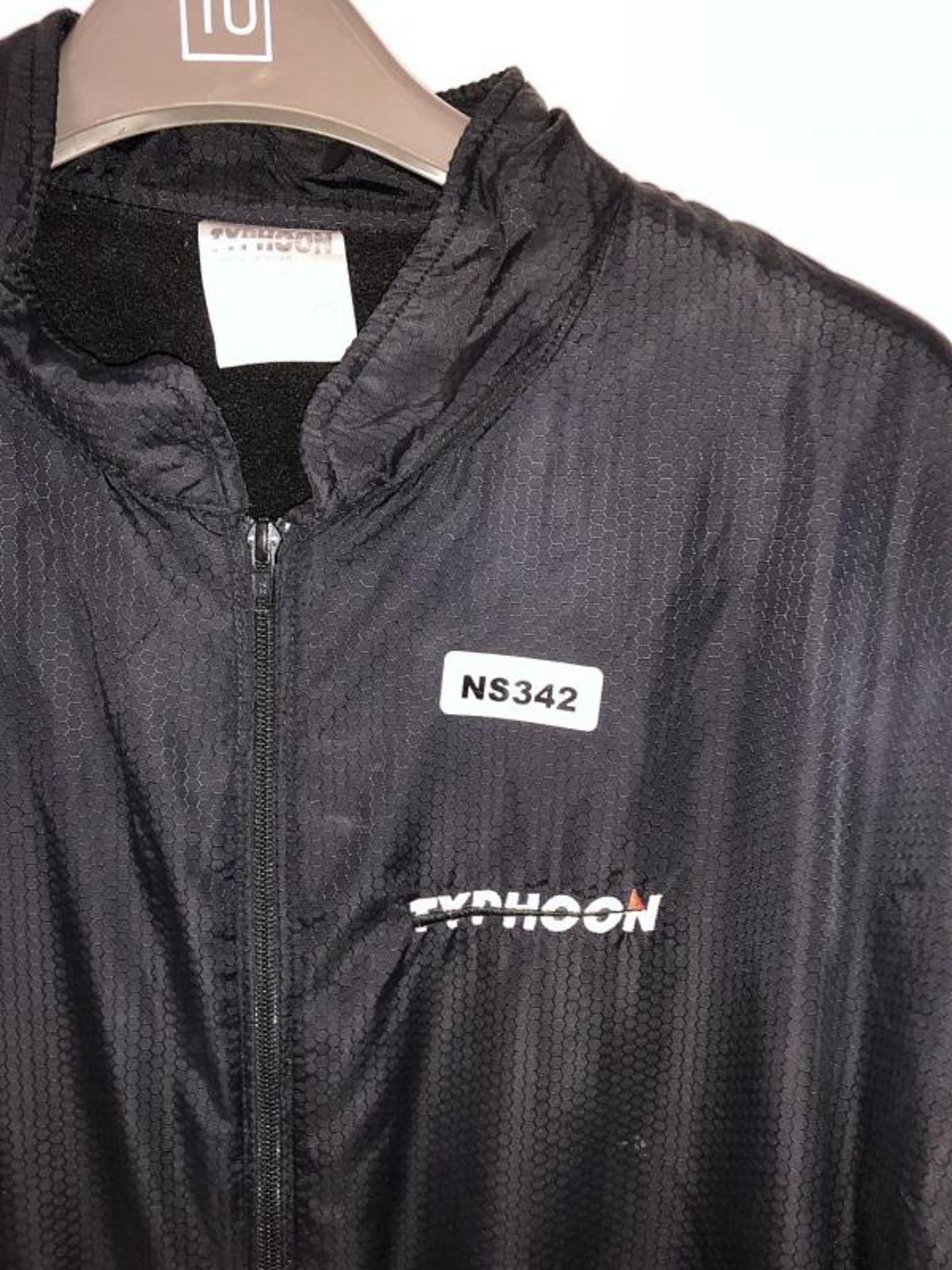 1 x XL Typhoon Wetsuit - Ref: NS342 - CL349 - Location: Altrincham WA14 - Image 3 of 5