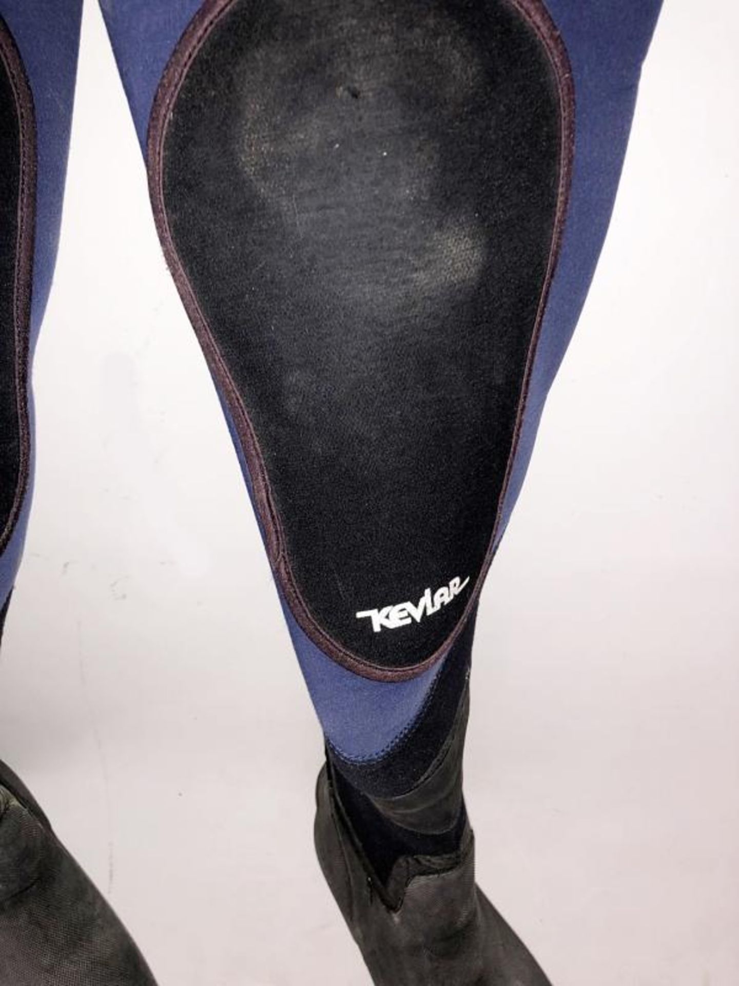 2 x Full Diving Wetsuits - Ref: NS345, NS346 - CL349 - Location: Altrincham WA14 - Used In Good Cond - Image 11 of 16
