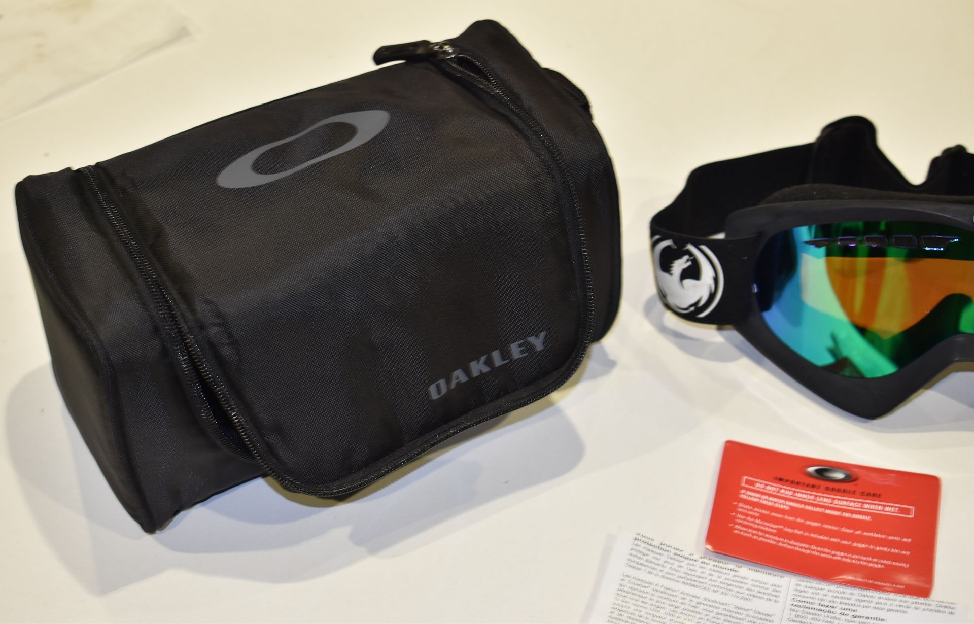 1 x Pair of Oakely Snow Goggles With Interchangeable Lenses and Carry Case - CL431 - Ref CB142 - - Image 7 of 8