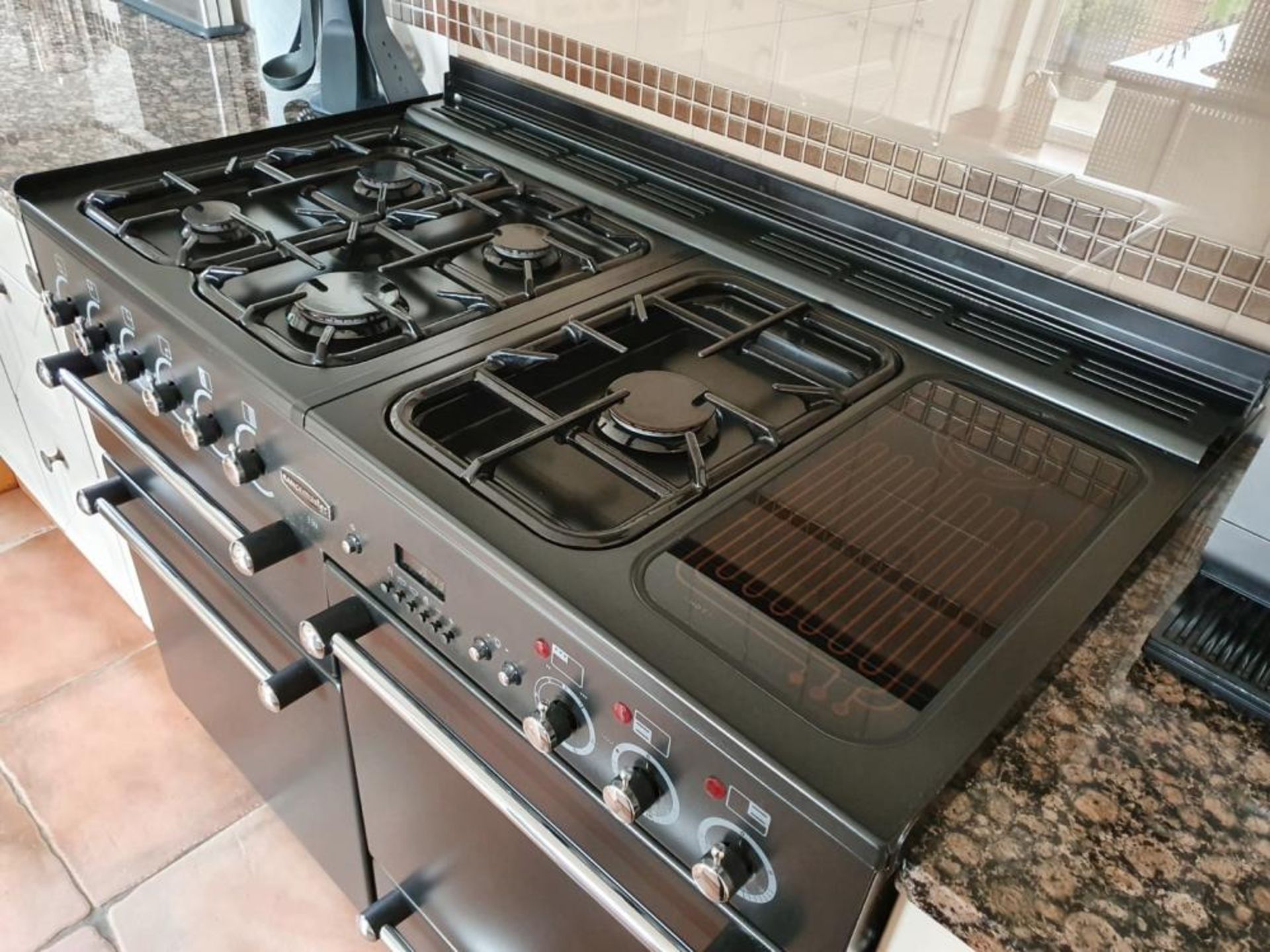 1 x Rangemaster 110cm 6-Burner Dual Fuel Cooker In Black And Brushed Steel - Used In Very Good, Clea - Image 6 of 11