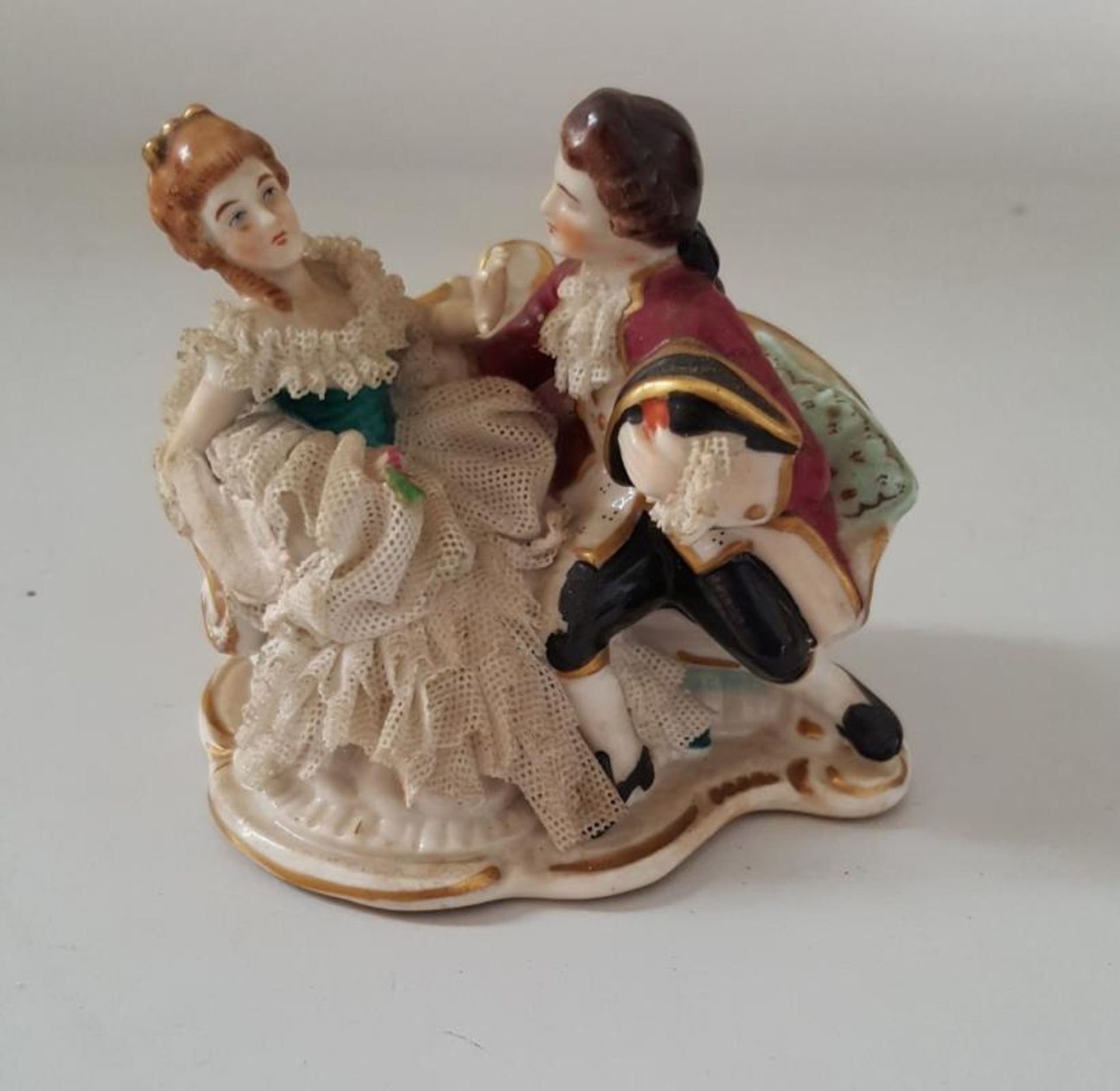 1 x Dresden Porcelain Figurine Of Couple Dancing - Ref CQ365 E - Dimensions: H9/L10cm - CL334 - Loc