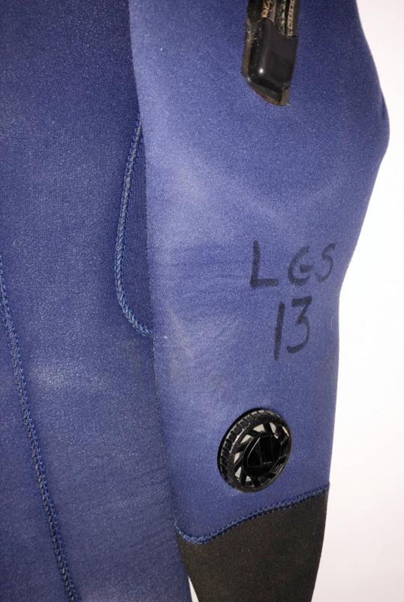 2 x Full Diving Wetsuits - Ref: NS345, NS346 - CL349 - Location: Altrincham WA14 - Used In Good Cond - Image 13 of 16