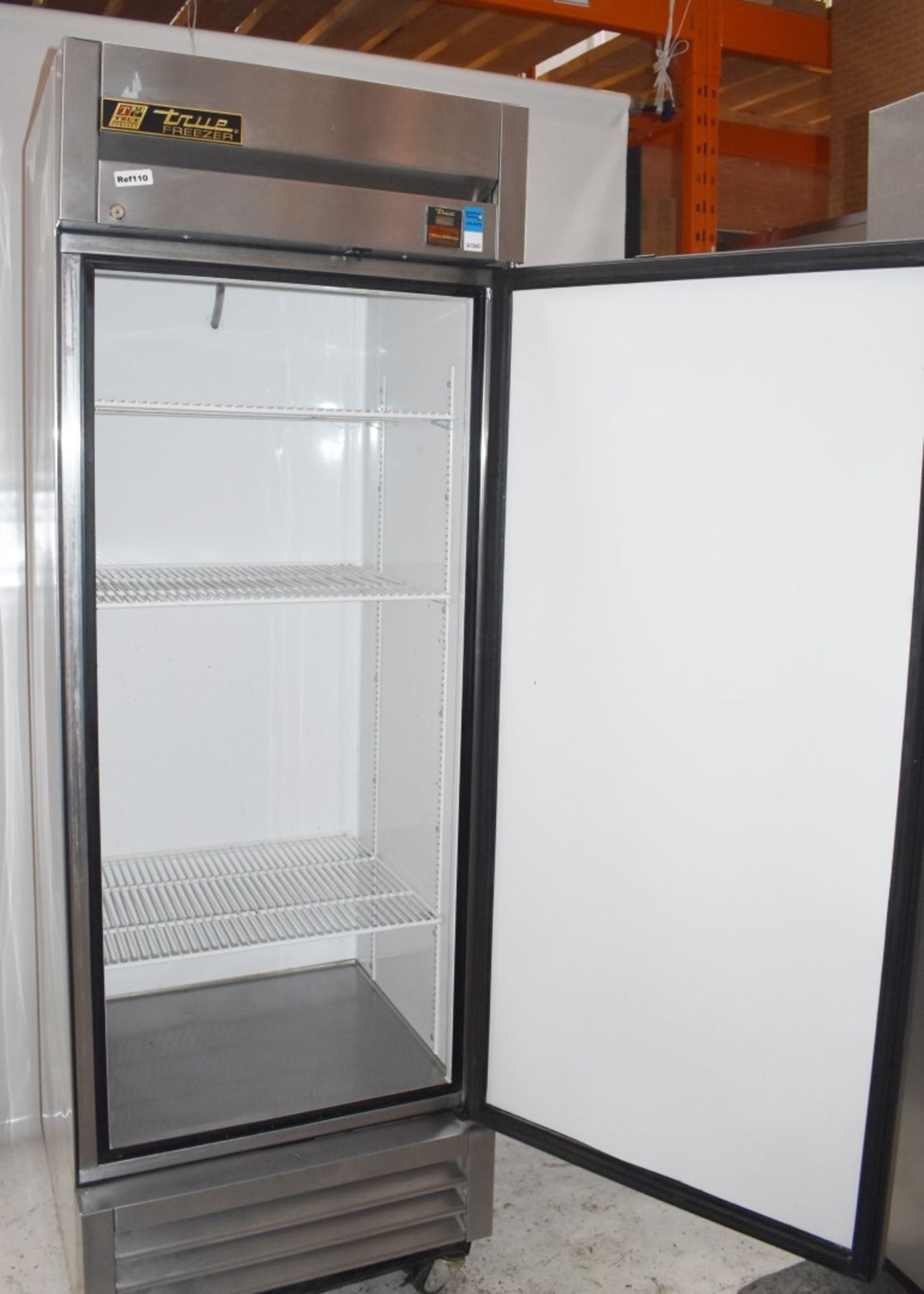 1 x True T-19FZ Upright Single Solid Door Freezer - Stainless Steel Finish With Aluminium Interior - - Image 4 of 9