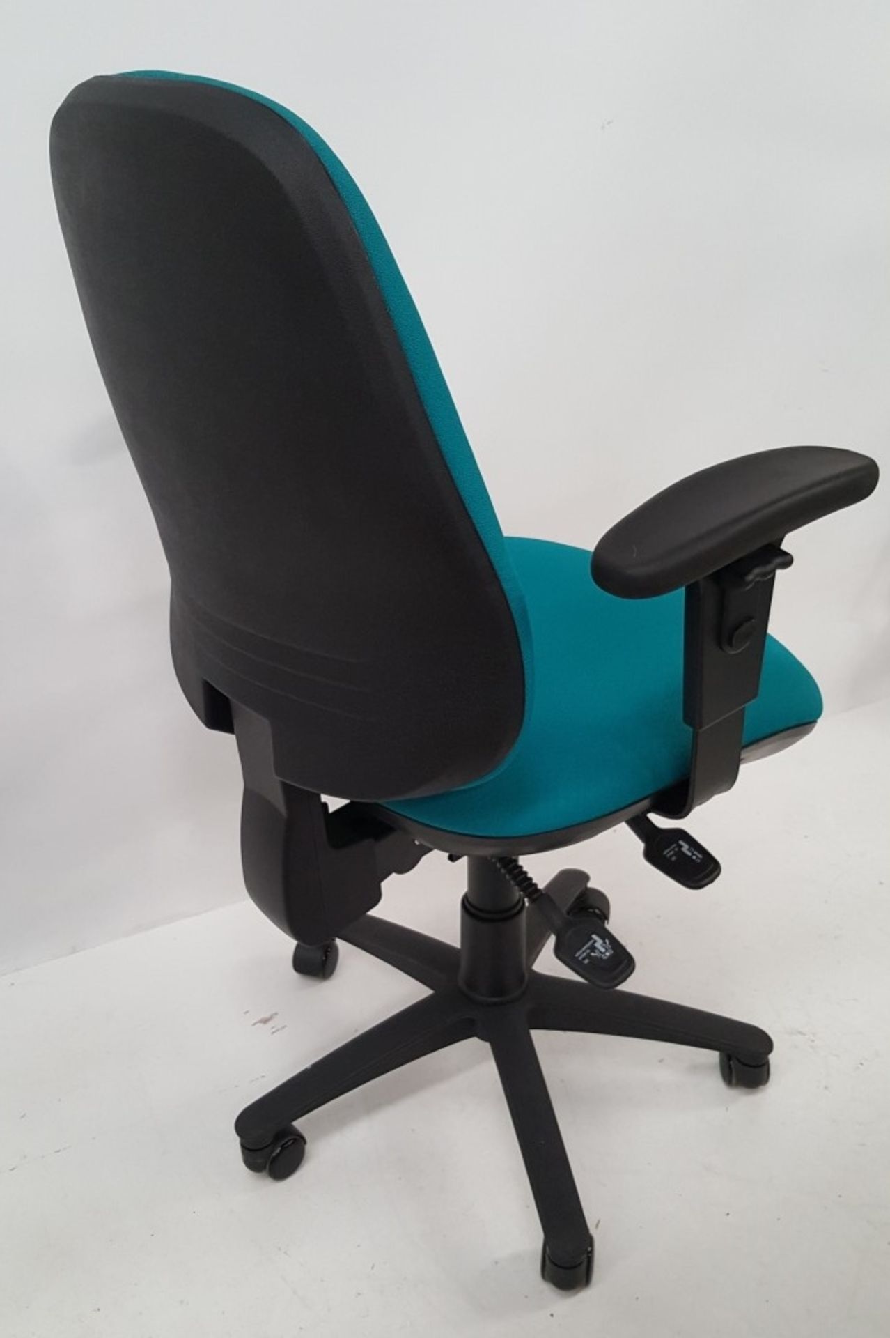 4 x Turquoise Blue Double Lever Office Chairs - Ref CBU44 - Image 7 of 7