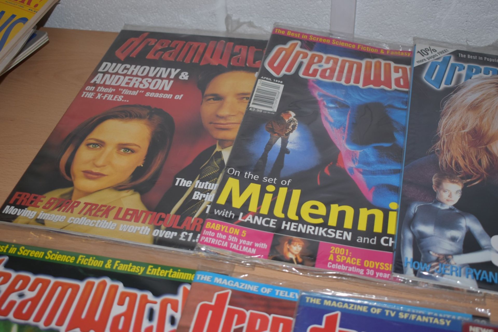 15 x Dreamwatch Science Fiction and Fantasy Film Magazines Dated From 1994 - Ref MB146 - CL431 - - Image 2 of 14