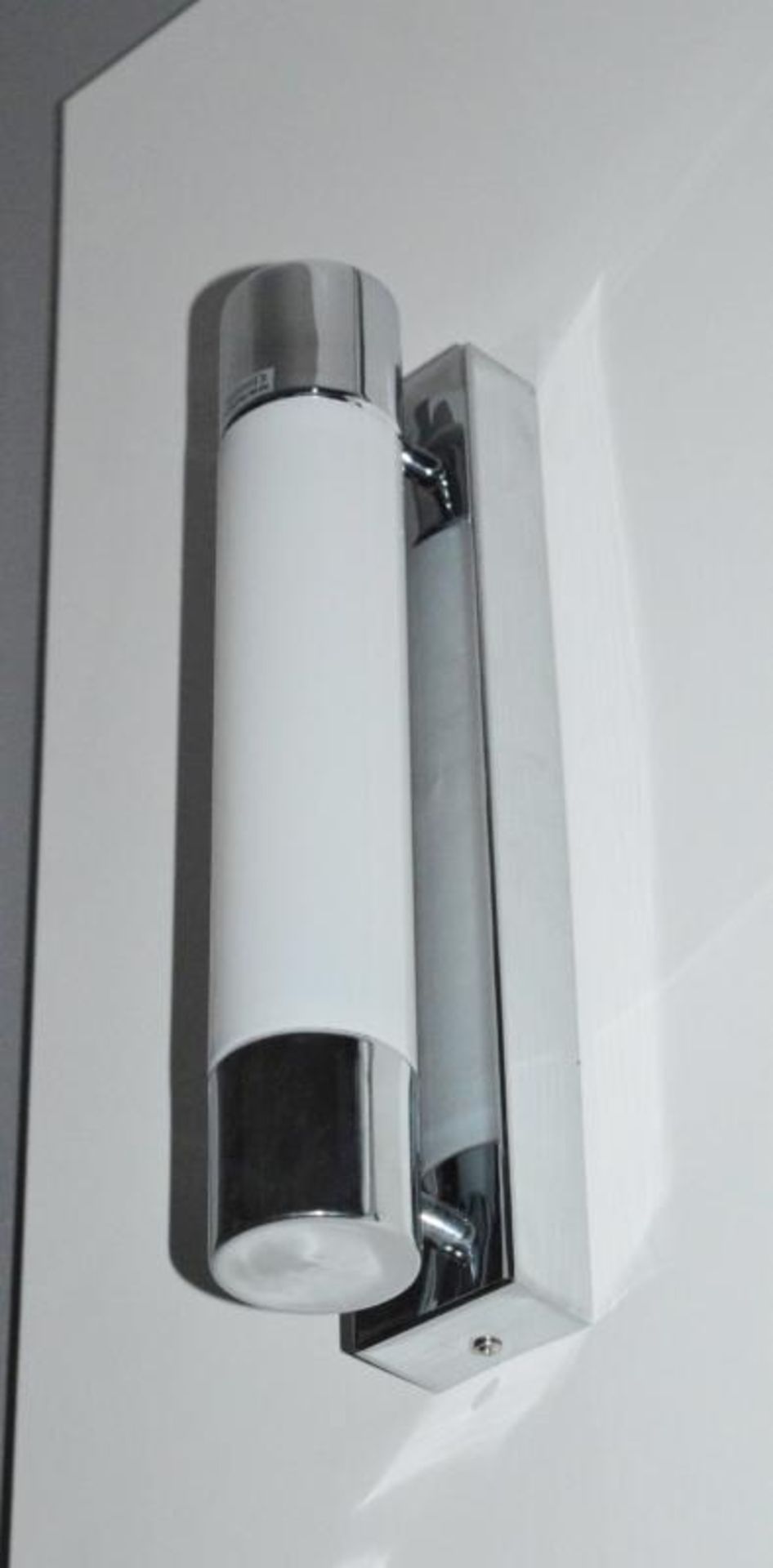 1 x Energy Saving Wall Light - Ex Display Stock - CL298 - Ref: J1177 - Location: Altrincham WA14 R1- - Image 2 of 3