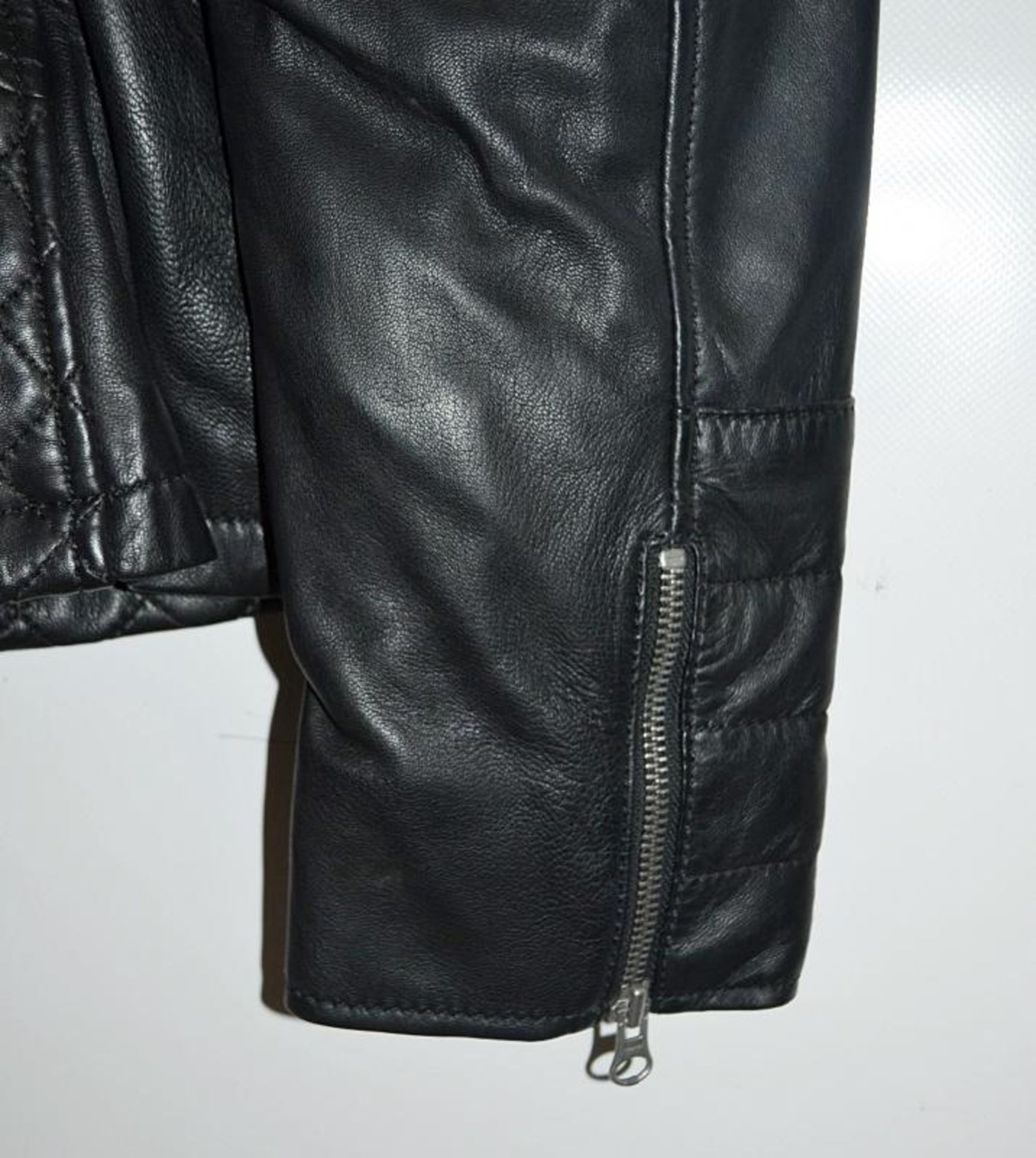 1 x Steilmann Black Fine Sheepskin Leather Biker Jacket - Features Zipped Pockets And Padded Panels - Image 5 of 12