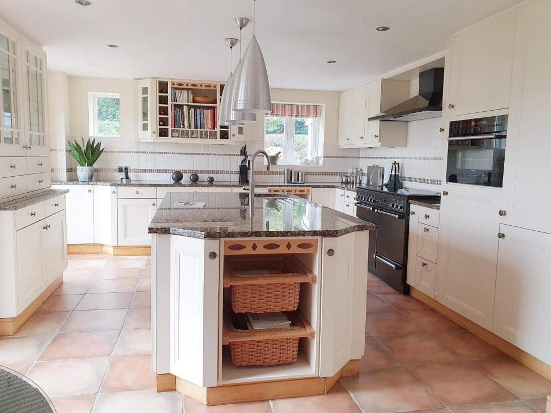 1 x Beautiful Bespoke Shaker-Style Kitchen In Cream With Central Island, Siemens Appliances And Gran