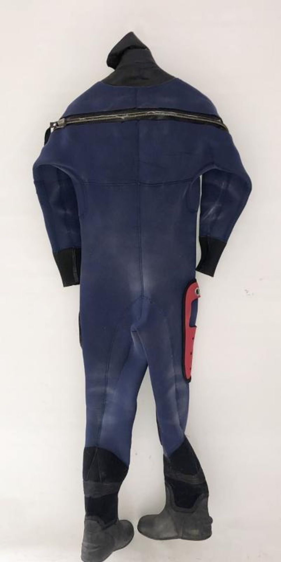 2 x Full Diving Wetsuits - Ref: NS345, NS346 - CL349 - Location: Altrincham WA14 - Used In Good Cond - Image 15 of 16