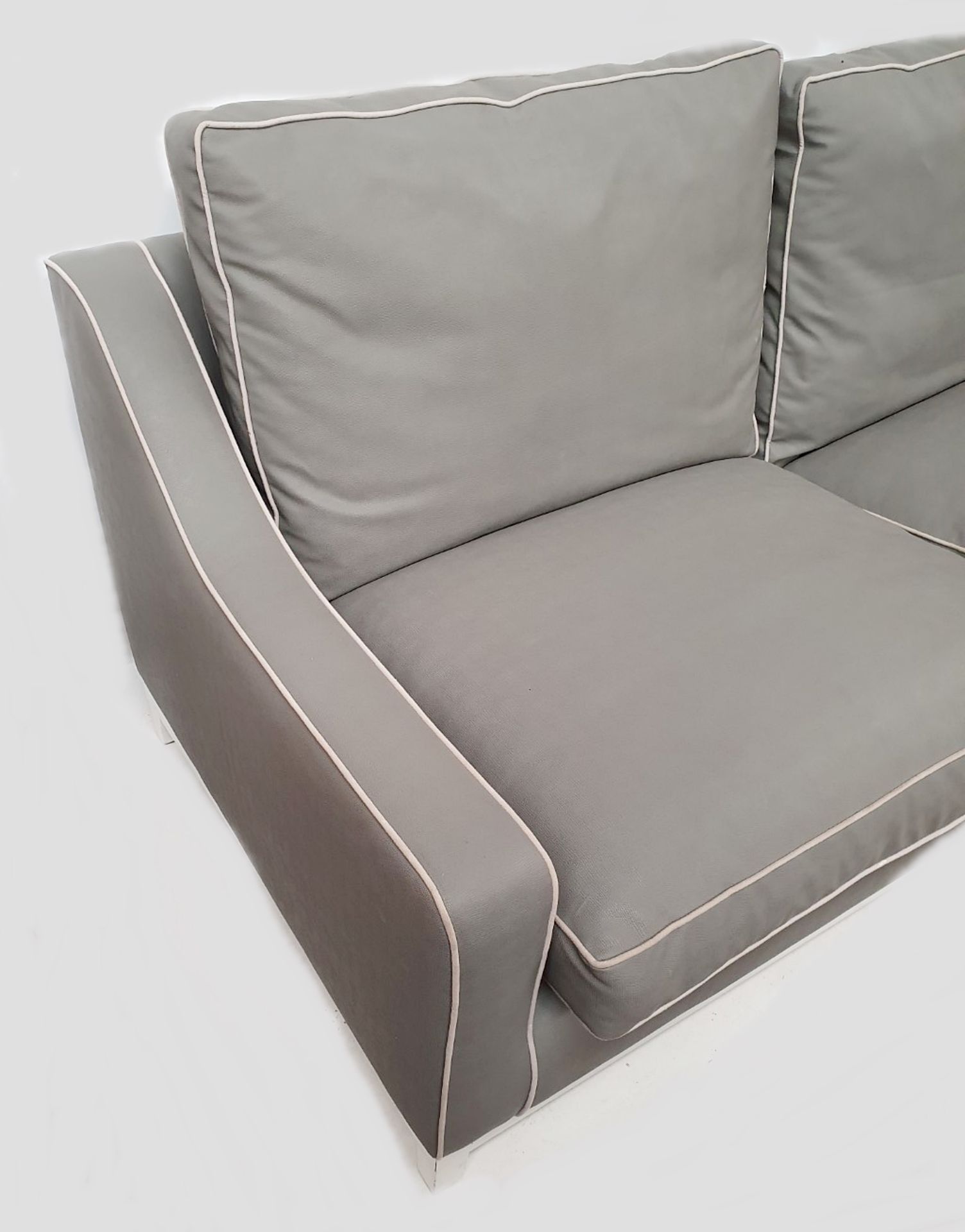 1 x Contemporary 2-Seater Grey Leather Sofa - CL380 - Ref: H581 - Location: Altrincham WA14 - NO VAT - Image 12 of 14