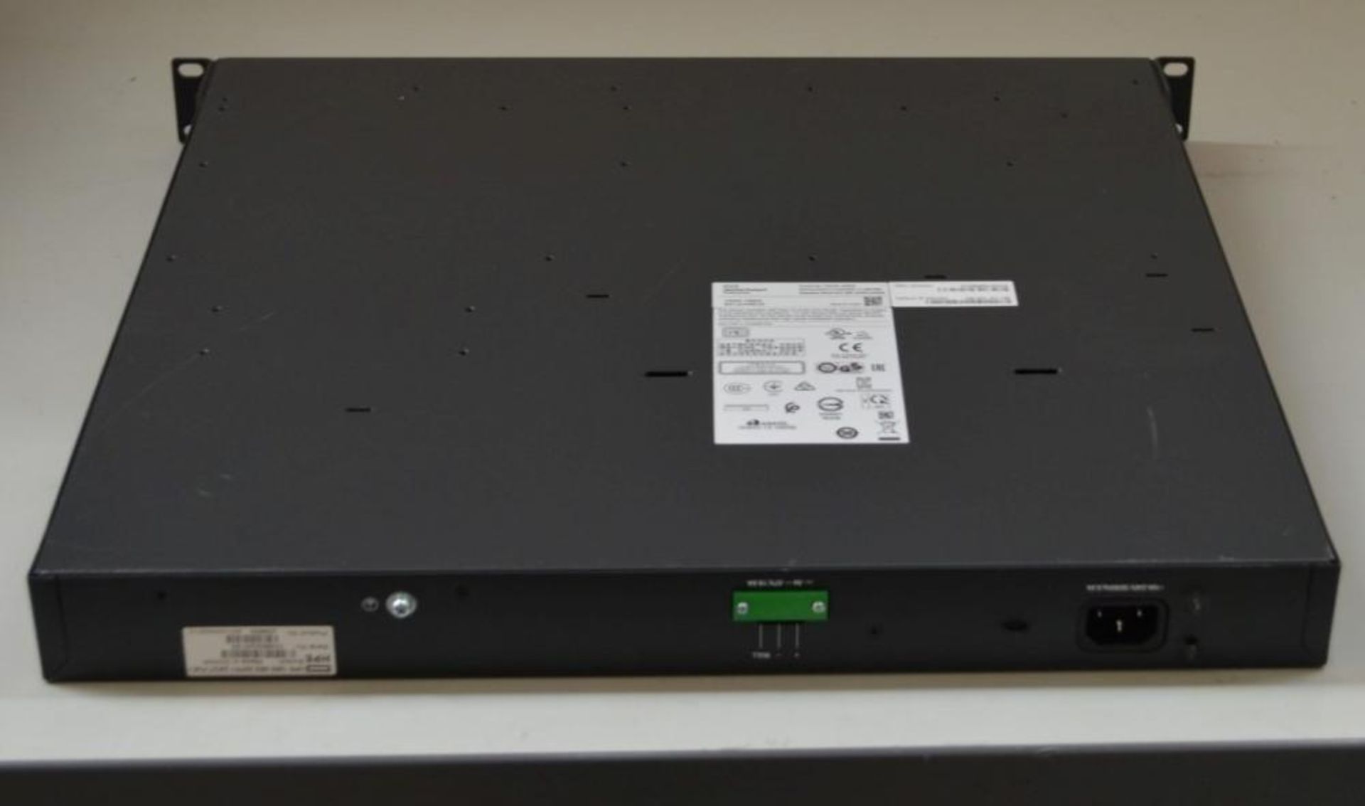 1 x Hewlett Packard Enterprise JG963A Switches HPE 1950-48G-2SFP+-2XGT-PoE+ - Ref TP303 - CL394 - L - Image 2 of 3