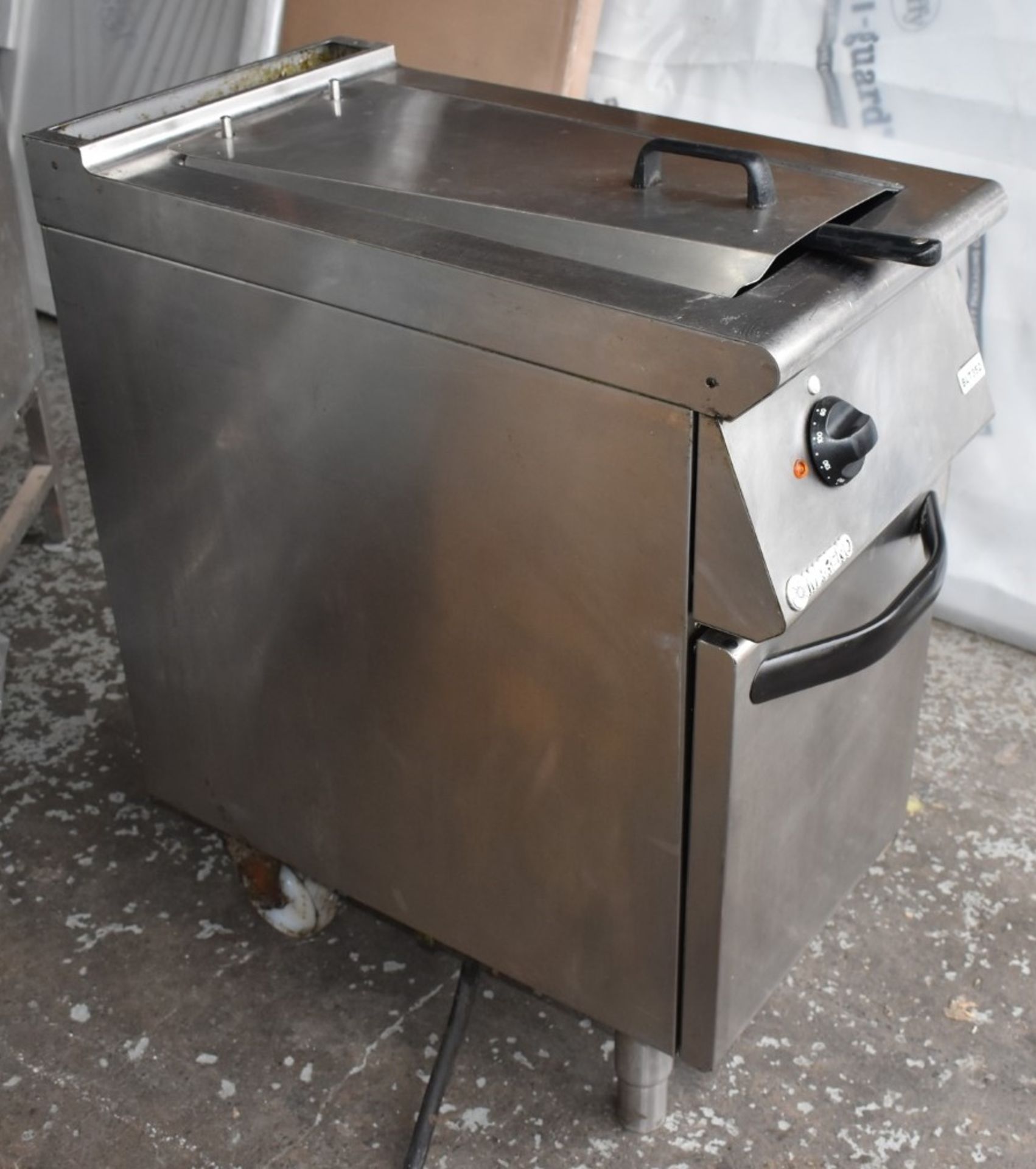 1 x Mareno Single Tank Fryer With Stainless Steel Finish - 3 Phase -H90 x W40 x D75 cms - CL232 - - Image 7 of 10