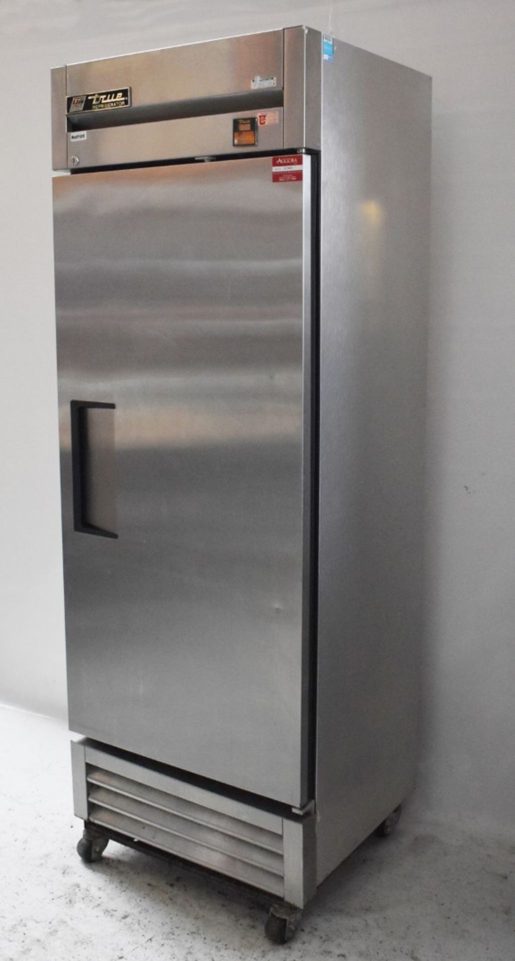 1 x True T-19E Upright Single Solid Door Fridge - Stainless Steel and Aluminium Finish - 230v - H200 - Image 5 of 7