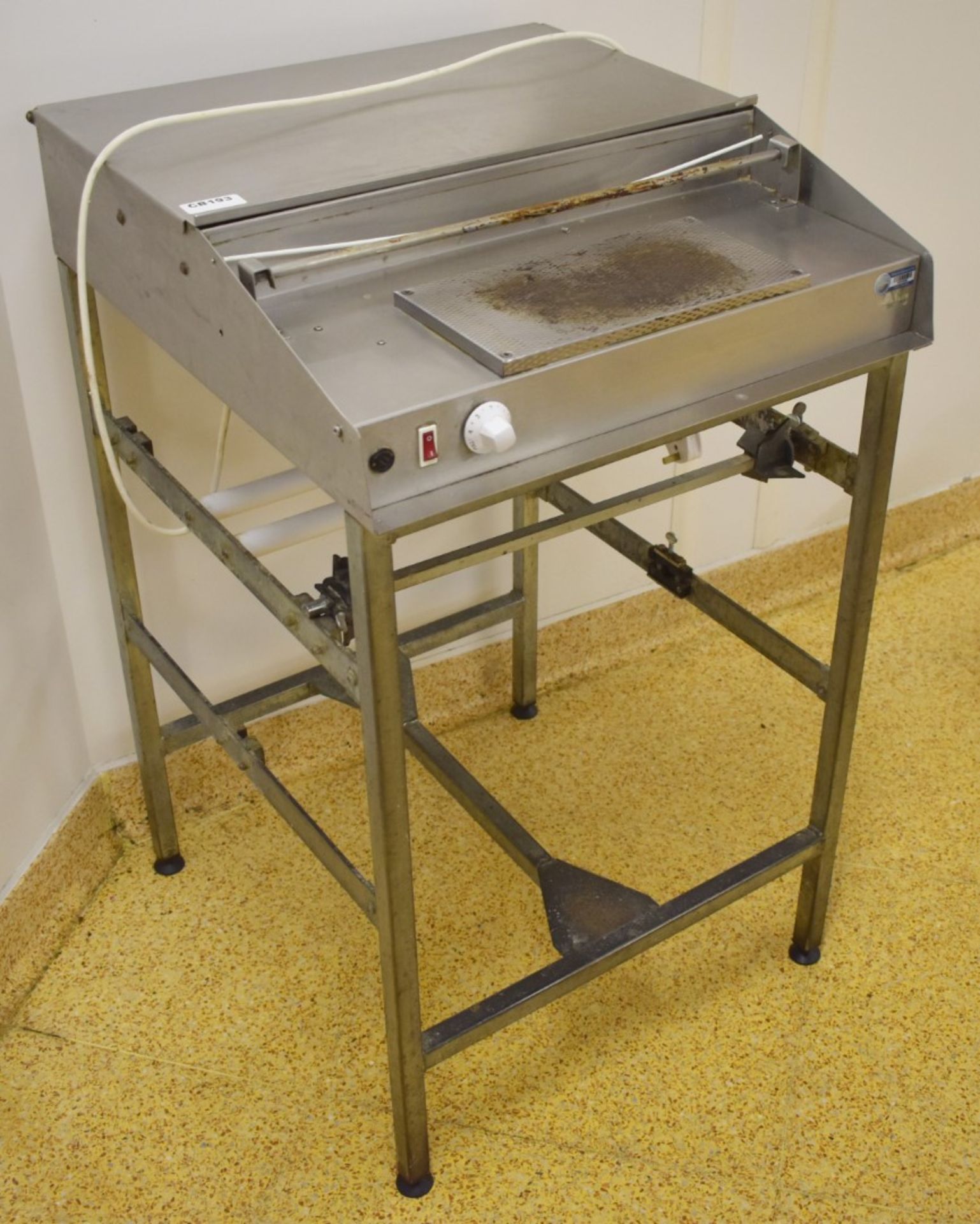 1 x Commercial Food Tray Sealer With Stand - Features Stainless Steel Finish and 240v Plug - H96 x - Image 2 of 3