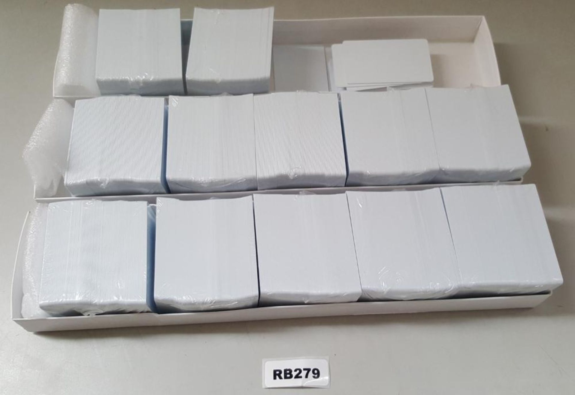 1200 x New FOTODEK Blank White Plastic Cards - Ref RB279 AA2 - CL394 - Location: Altrincham WA14<br - Image 2 of 2