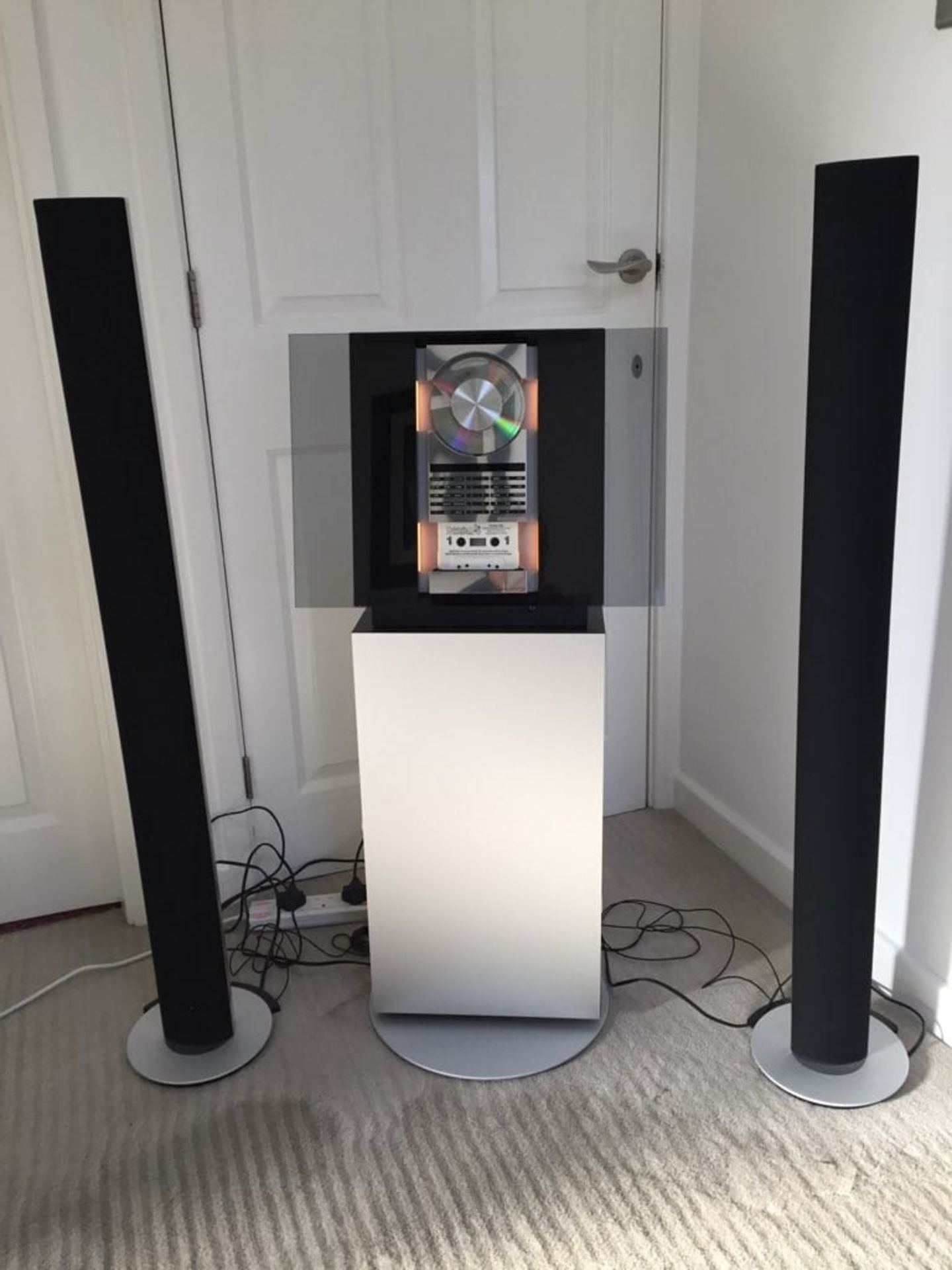 1 x Bang & Olusfen Beosound Ouverture Music System With Beolab 6000 Speakers - CD Tape and Radio - - Image 4 of 9