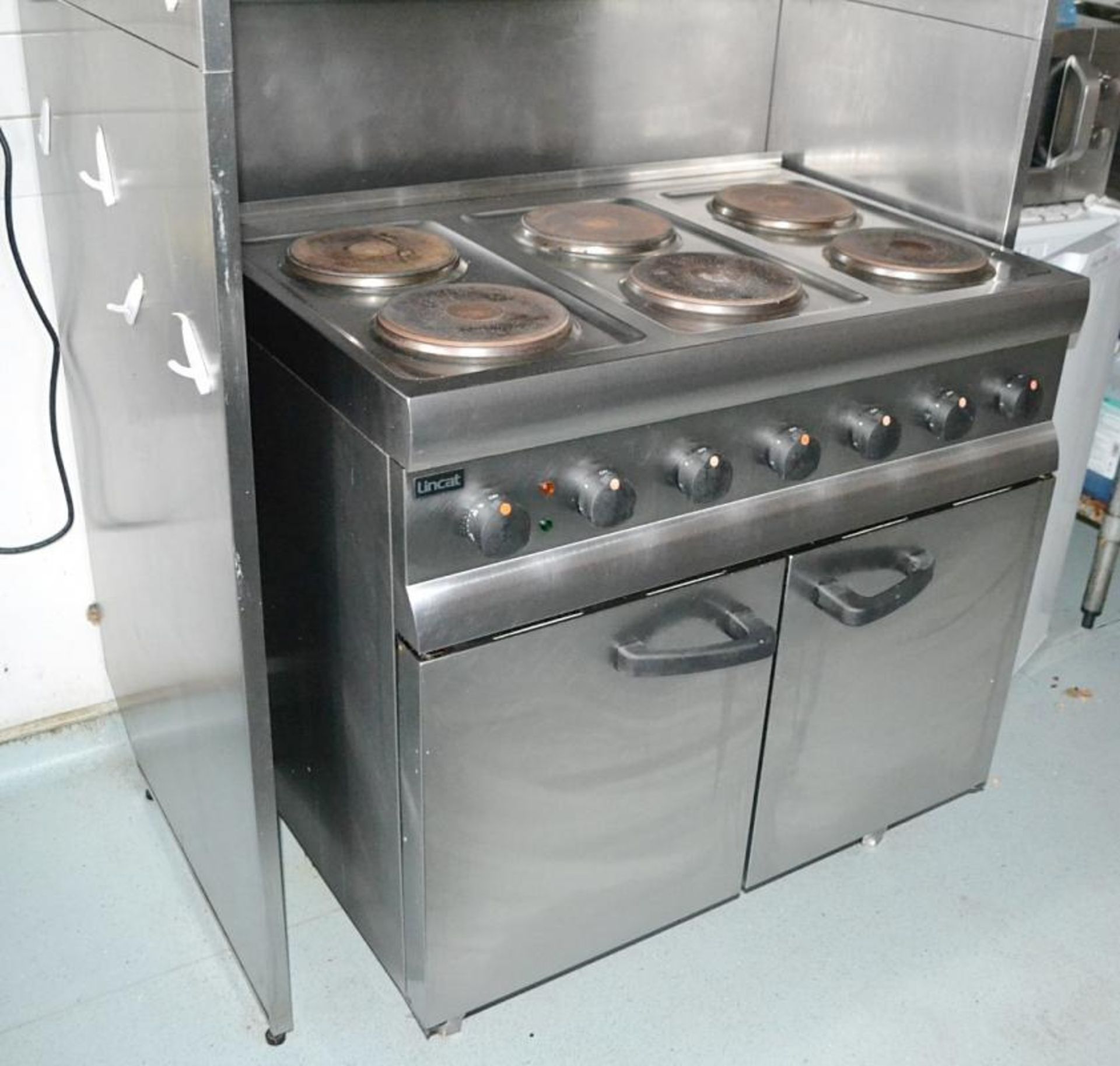 1 x Lincat Silverlink 6 Plate Commercial Electric Burner and Extraction Unit - CL425 - Location: Alt