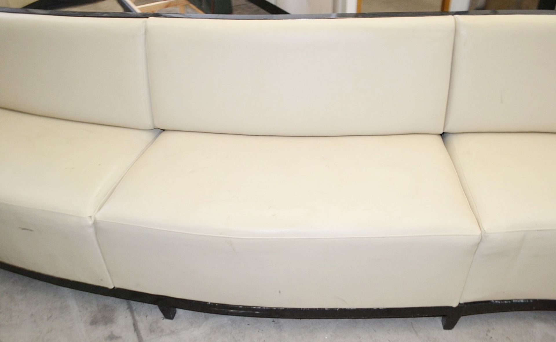 5 x Assorted Sections Of Curved Commercial Seating Upholstered In A Cream Faux Leather - Image 7 of 23