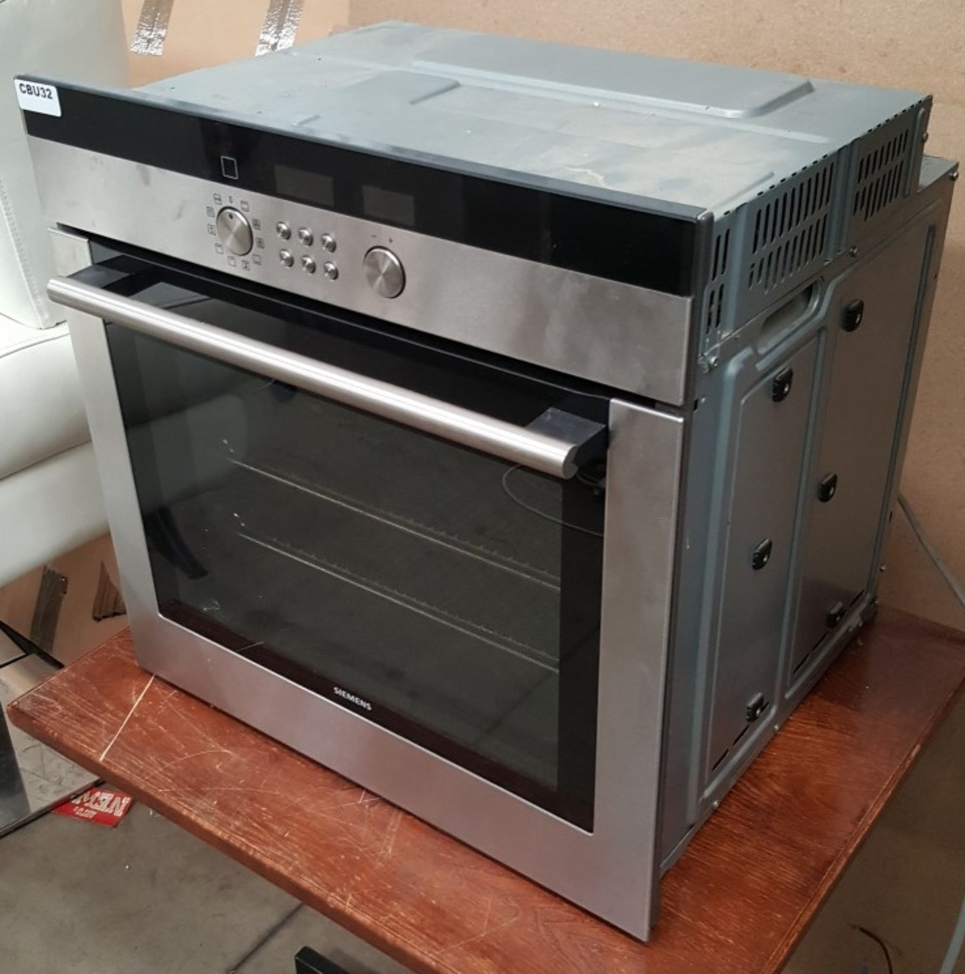 1 x Siemens HB750550B 60cm Built-in PyroKlean Single Oven - Ref CBU32 - NO VAT ON HAMMER - Image 4 of 6