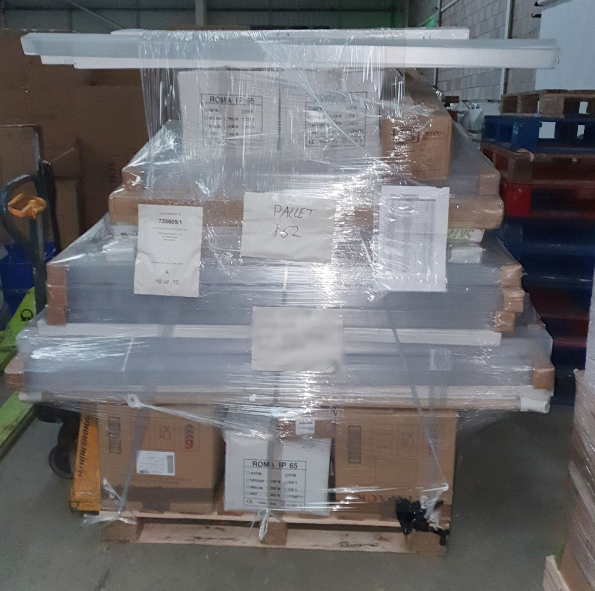 2 Pallets of Assorted Lighting and Electrical - Sockets, Lights, Switches - Ref: 162, 163 - CL460 - Bild 2 aus 9