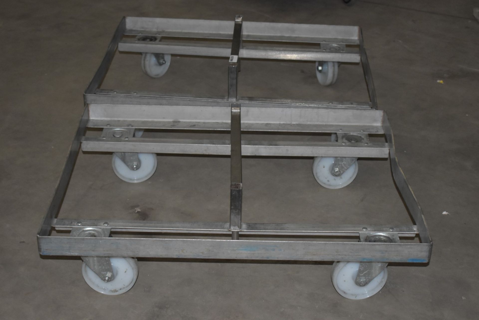 1 x Bakers Bread Tray Trolleys With Heady Duty Castor Wheels - CL453 - Ref MB230 - Location: - Image 3 of 6