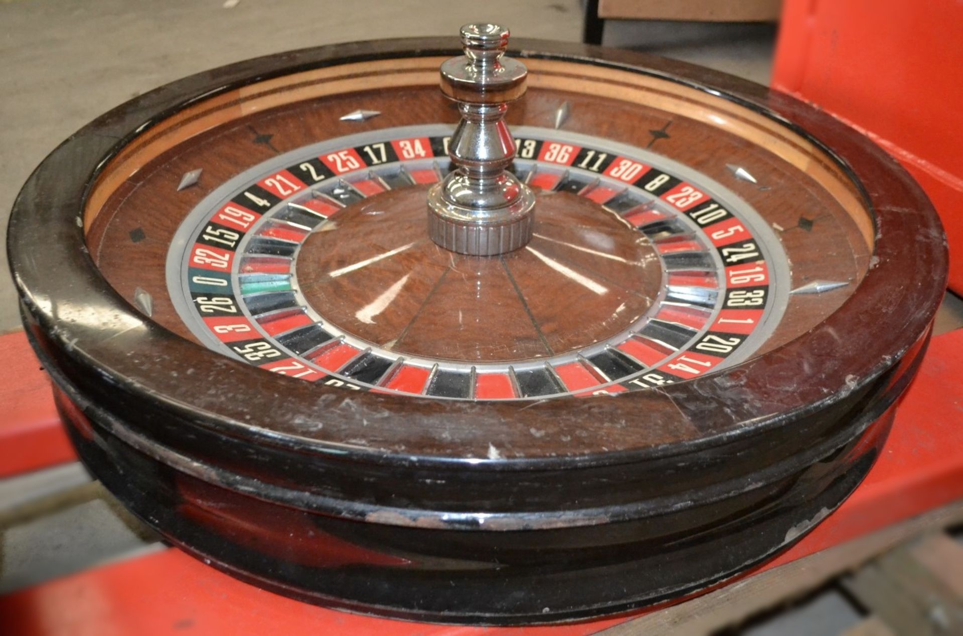 1 x JOHN HUXLEY OF LONDON 'Saturn' 32" Casino Roulette Wheel - Dimensions: Height 34, Diameter 81cm - Image 3 of 5