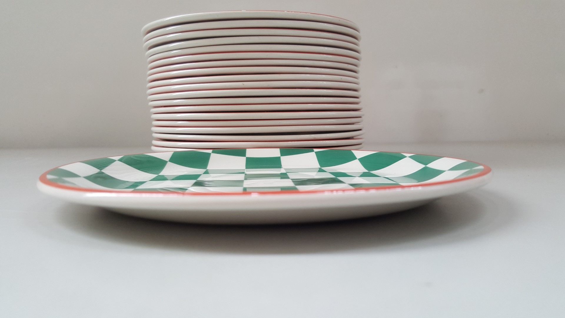 20 x Steelite Plates Checkered Green&White With Red Outline 20CM - Ref CQ284 - Image 3 of 4