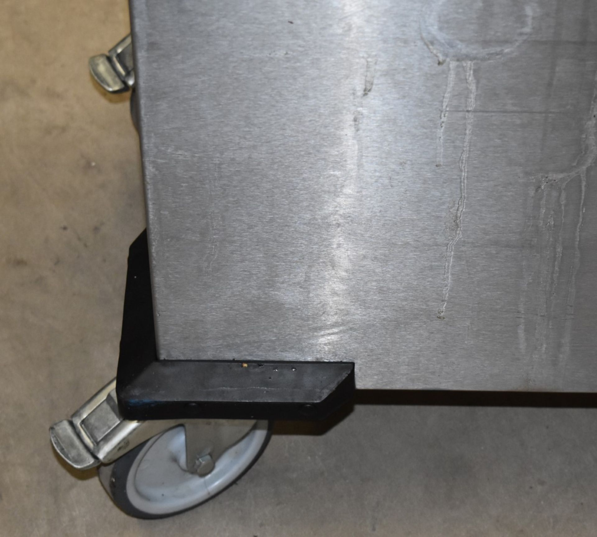 1 x Stainless Steel Twin Chamber Mobile Plate Warmer With Push Bar - Model THN-MS 280 - 280 Plate - Image 7 of 7