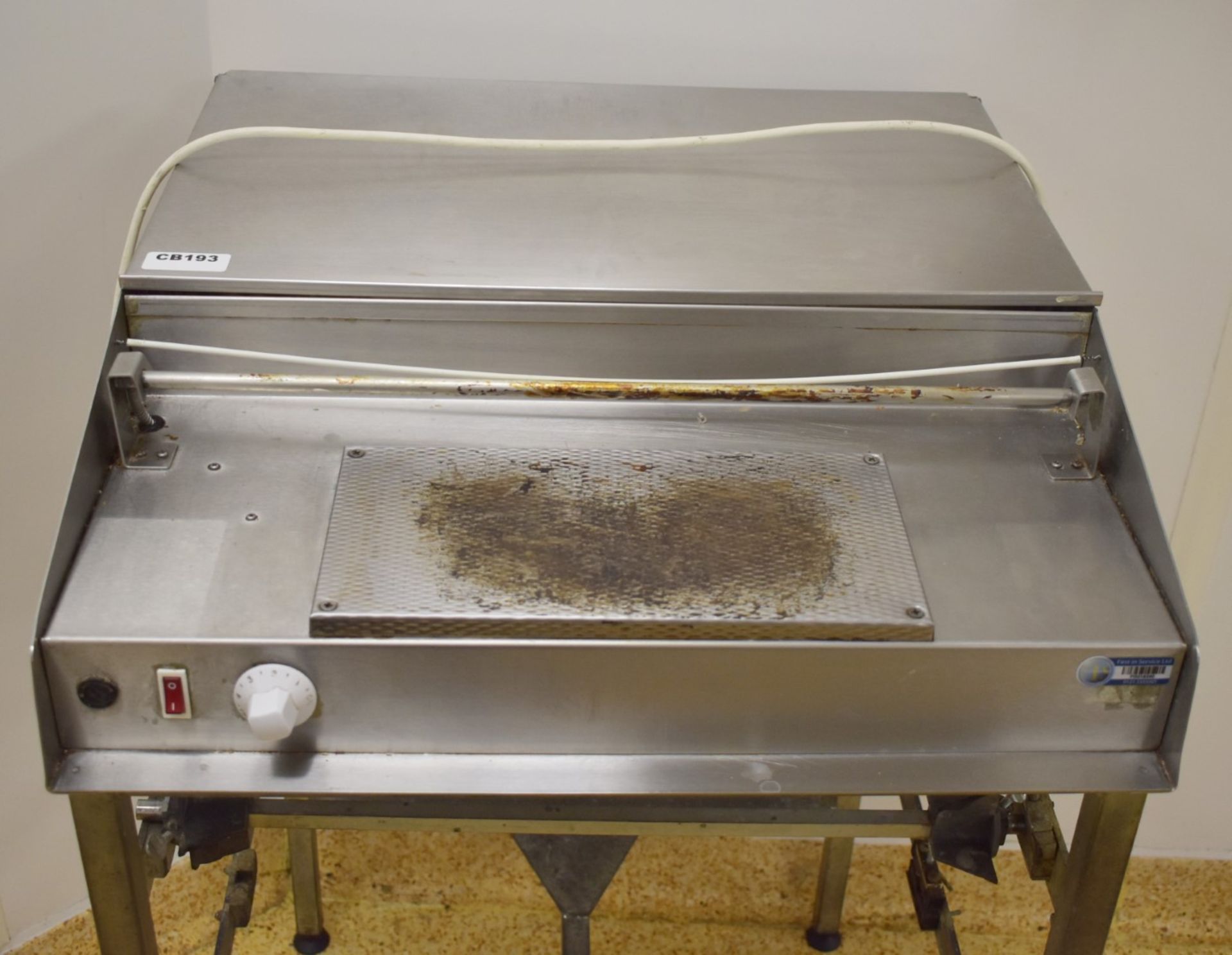 1 x Commercial Food Tray Sealer With Stand - Features Stainless Steel Finish and 240v Plug - H96 x - Image 3 of 3