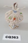 1 x Dresden Porcelain Lace Lady Dancer Figurine - Ref CQ363 E - Dimensions: H9/L7 cm - CL334 - Locat
