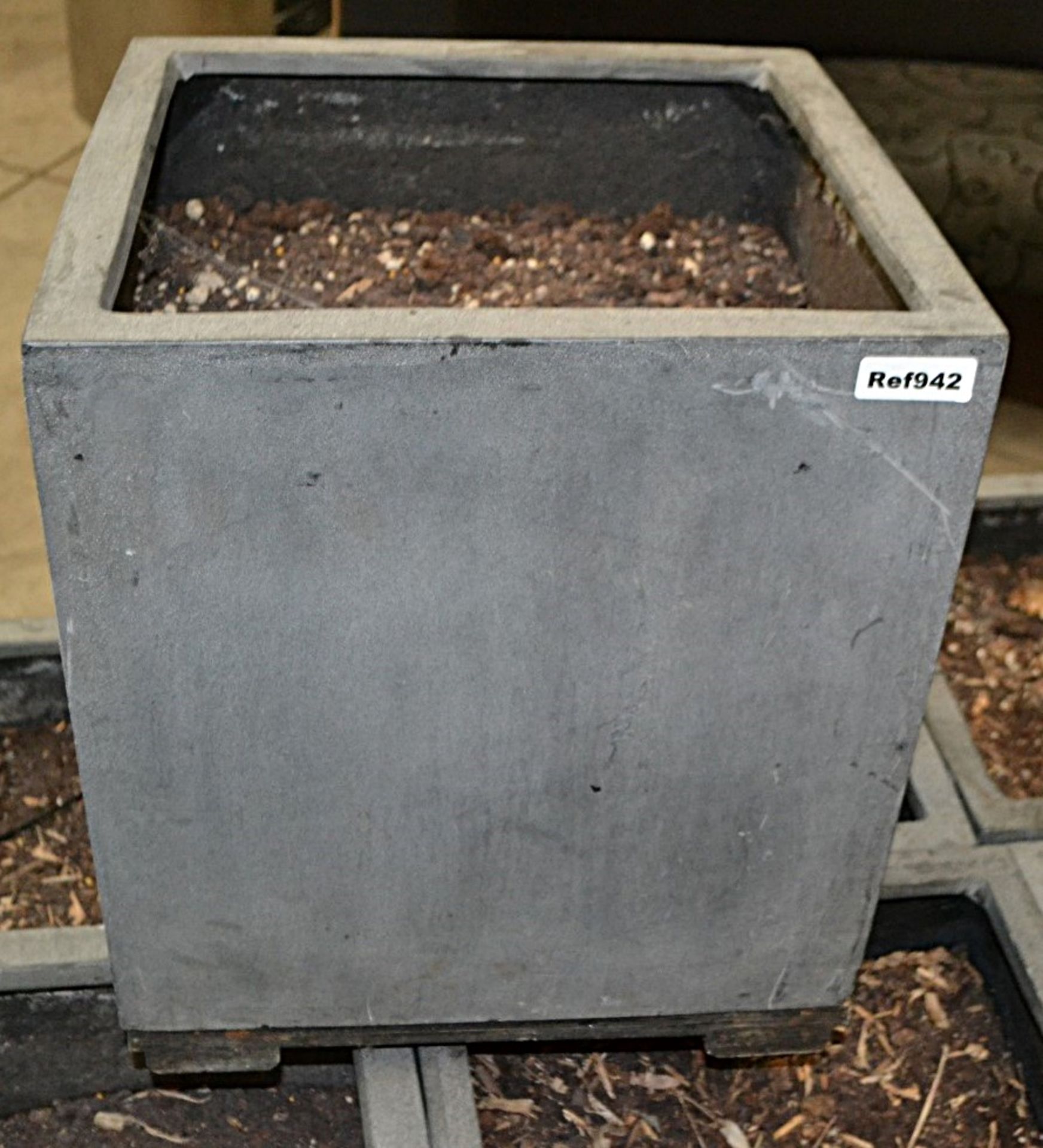 7 x Square Planters Filled With Soil - Dimensions: W40 x D40 x H50cm - Image 2 of 2