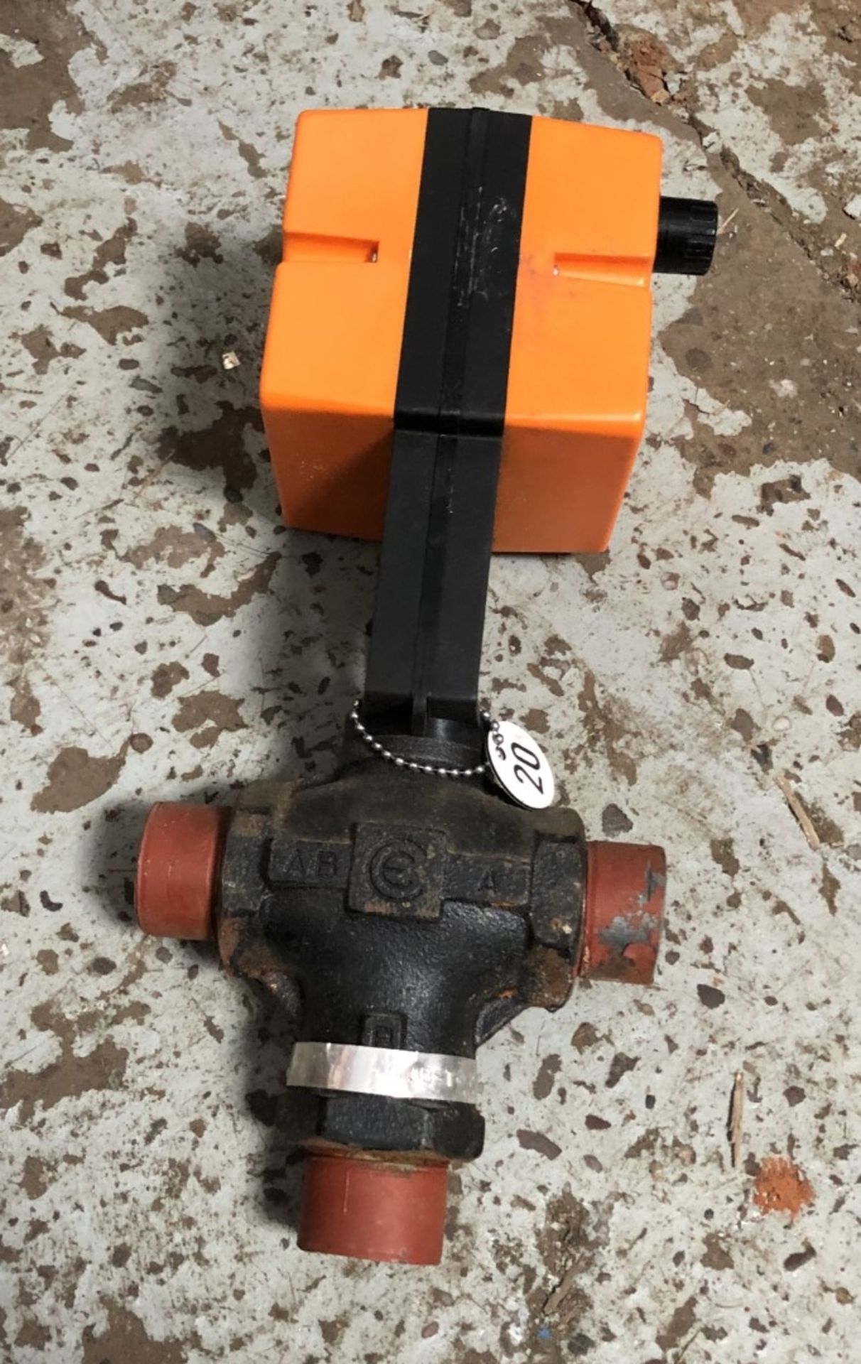 Lot Of Shut Off Valve And 2 x TREND Actuator - CL344 - NP004 - Location: Altrincham WA14 - Image 9 of 9