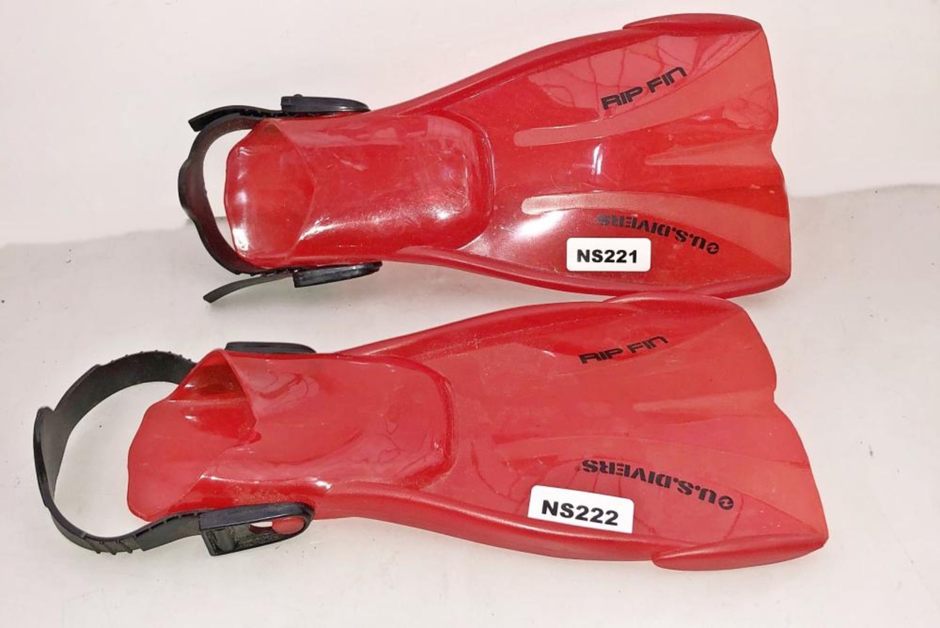 3 x Pairs Of Children's Diving Fins - CL349 - Location: Altrincham WA14 - Image 2 of 9