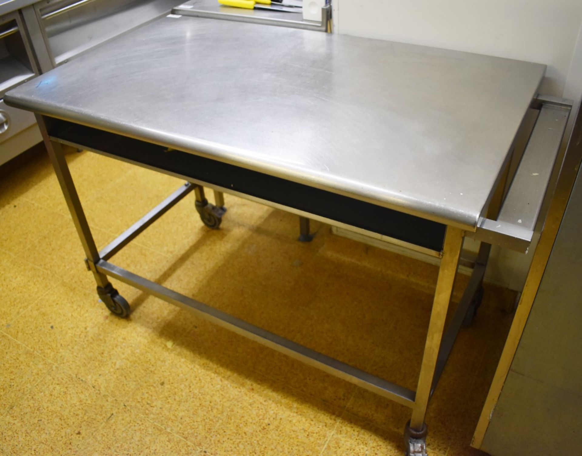 1 x Stainless Steel Mobile Prep Bench With Undershelf and Push/Pull Handle - H87 x W130 x D70