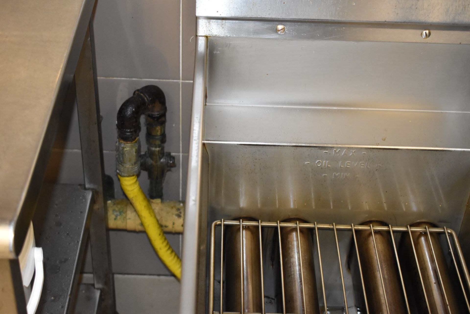 1 x Pitco Twin Basket Single Chamber Commercial Fryer - Natural Gas Stainless Steel Fryer - H85 x - Image 5 of 7