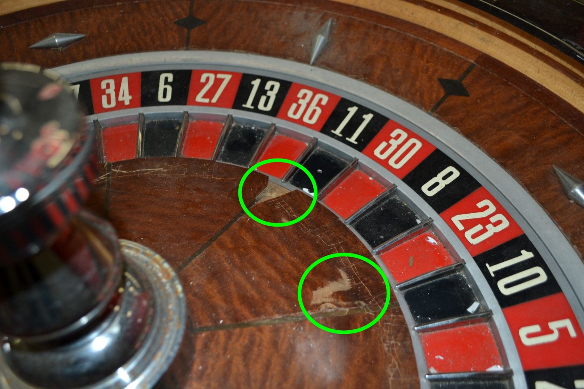1 x JOHN HUXLEY OF LONDON 'Saturn' 32" Casino Roulette Wheel - Dimensions: Height 34, Diameter 81cm - Image 5 of 5