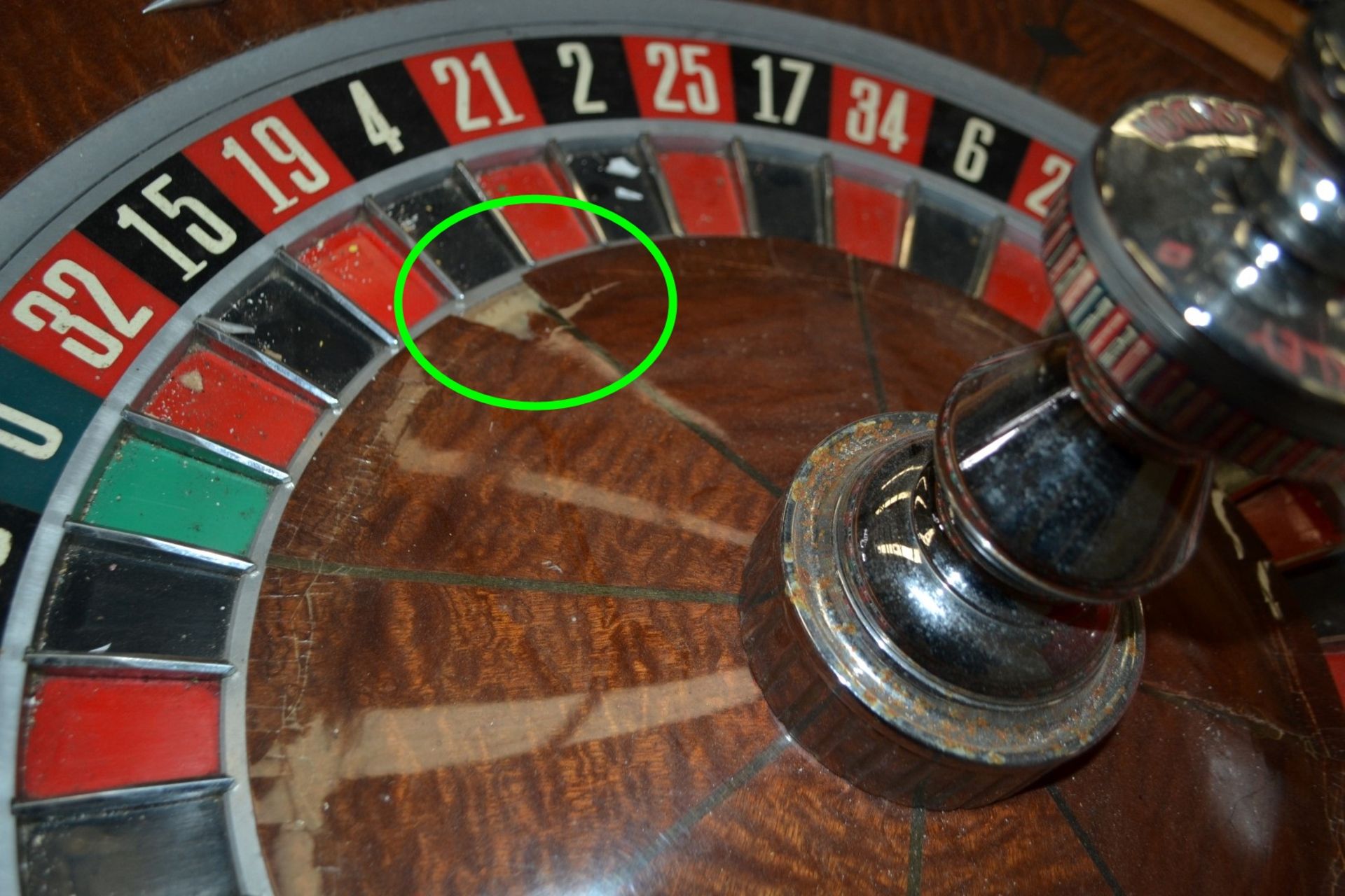 1 x JOHN HUXLEY OF LONDON 'Saturn' 32" Casino Roulette Wheel - Dimensions: Height 34, Diameter 81cm - Image 4 of 5